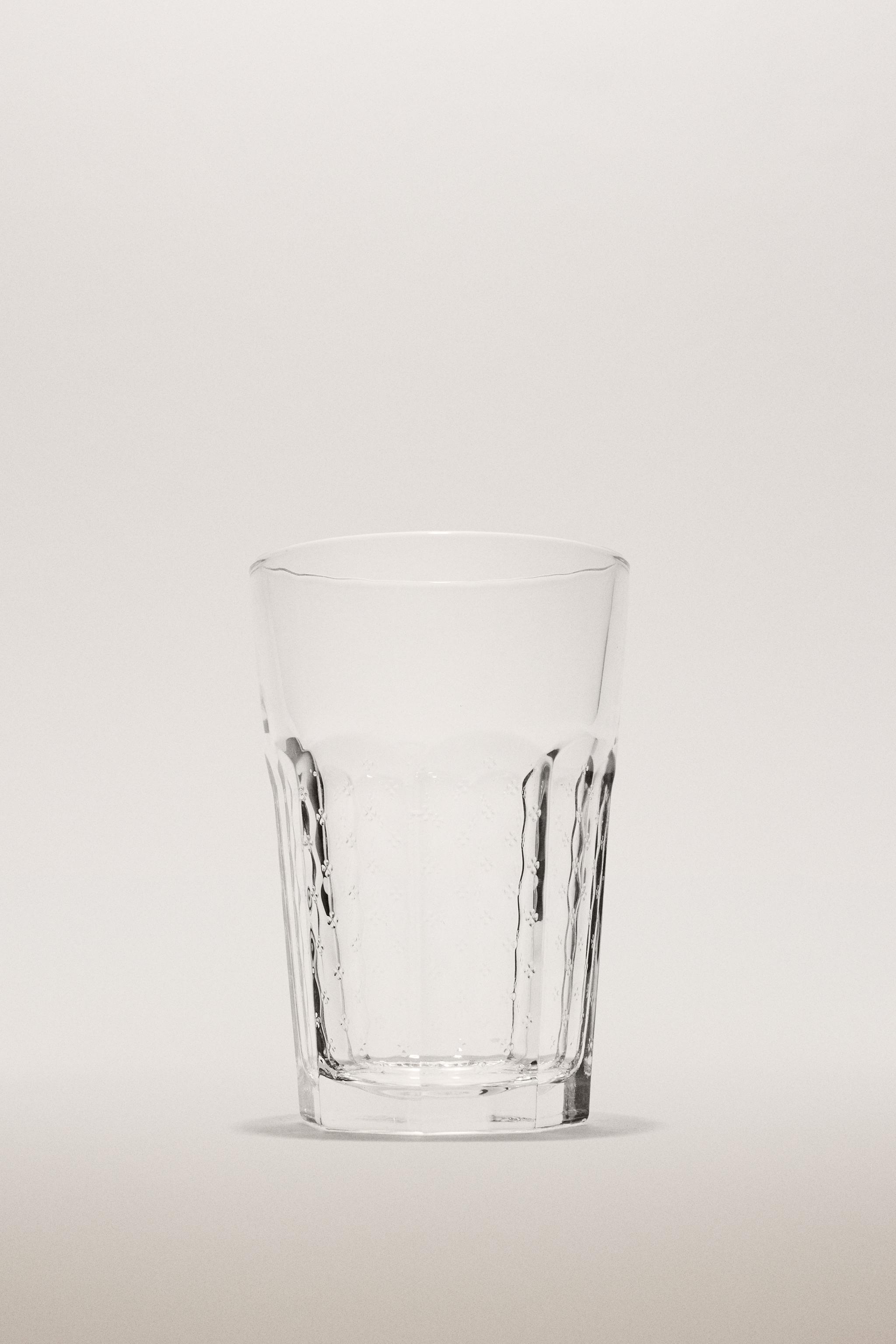 RAISED DESIGN GLASS TUMBLER