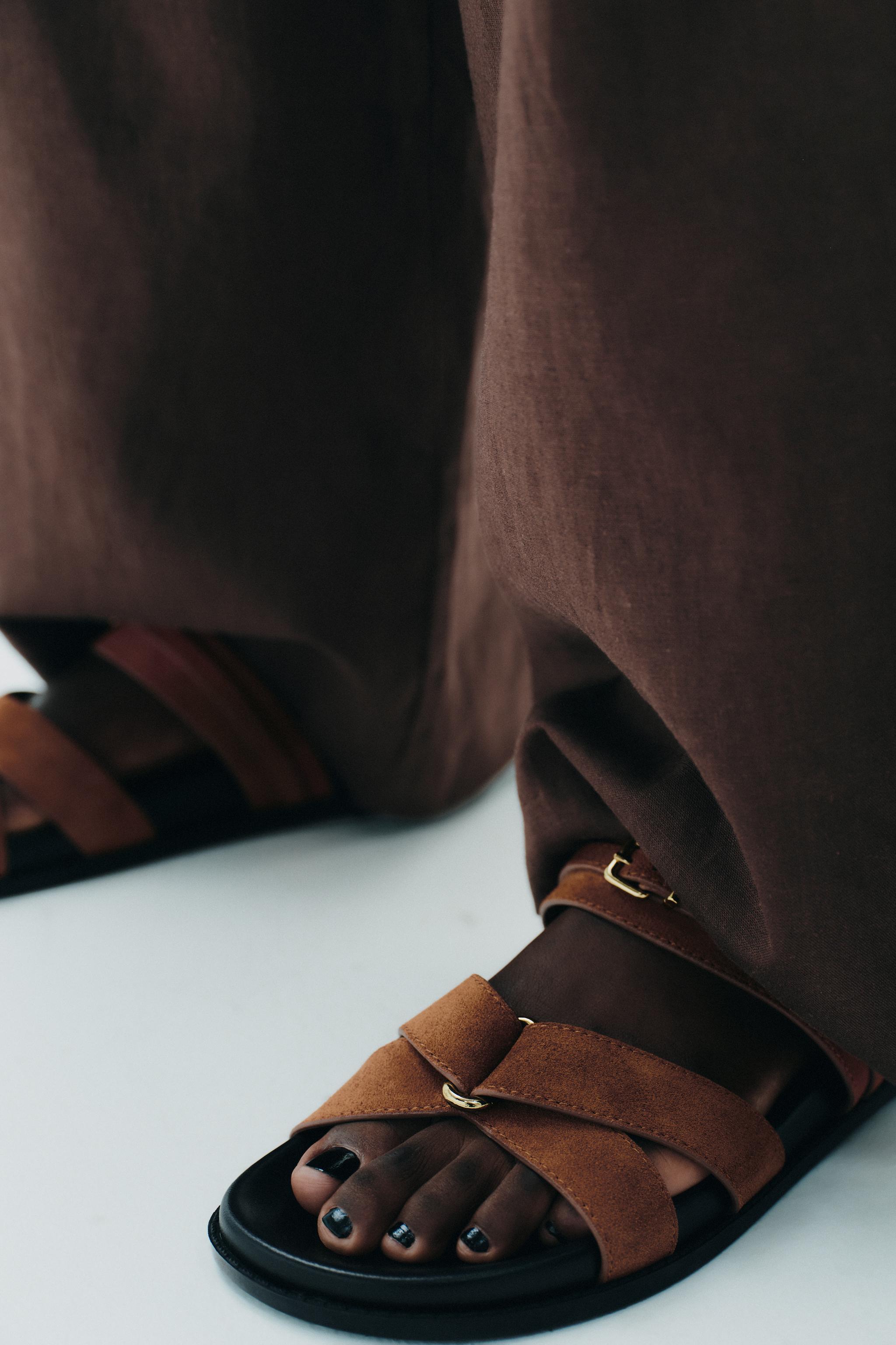 SUEDE CROSSED STRAP SANDALS