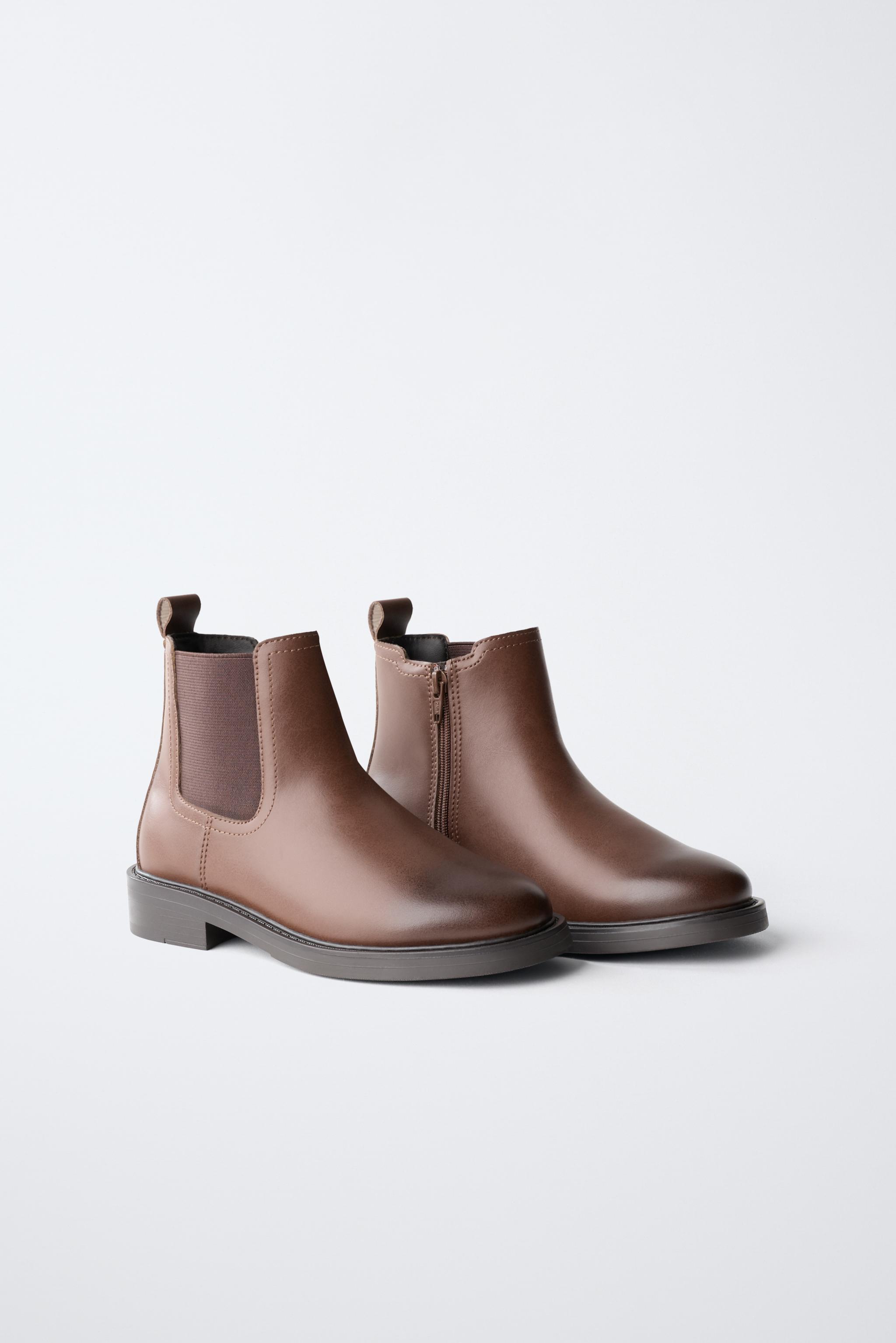 CHELSEA ANKLE BOOTS