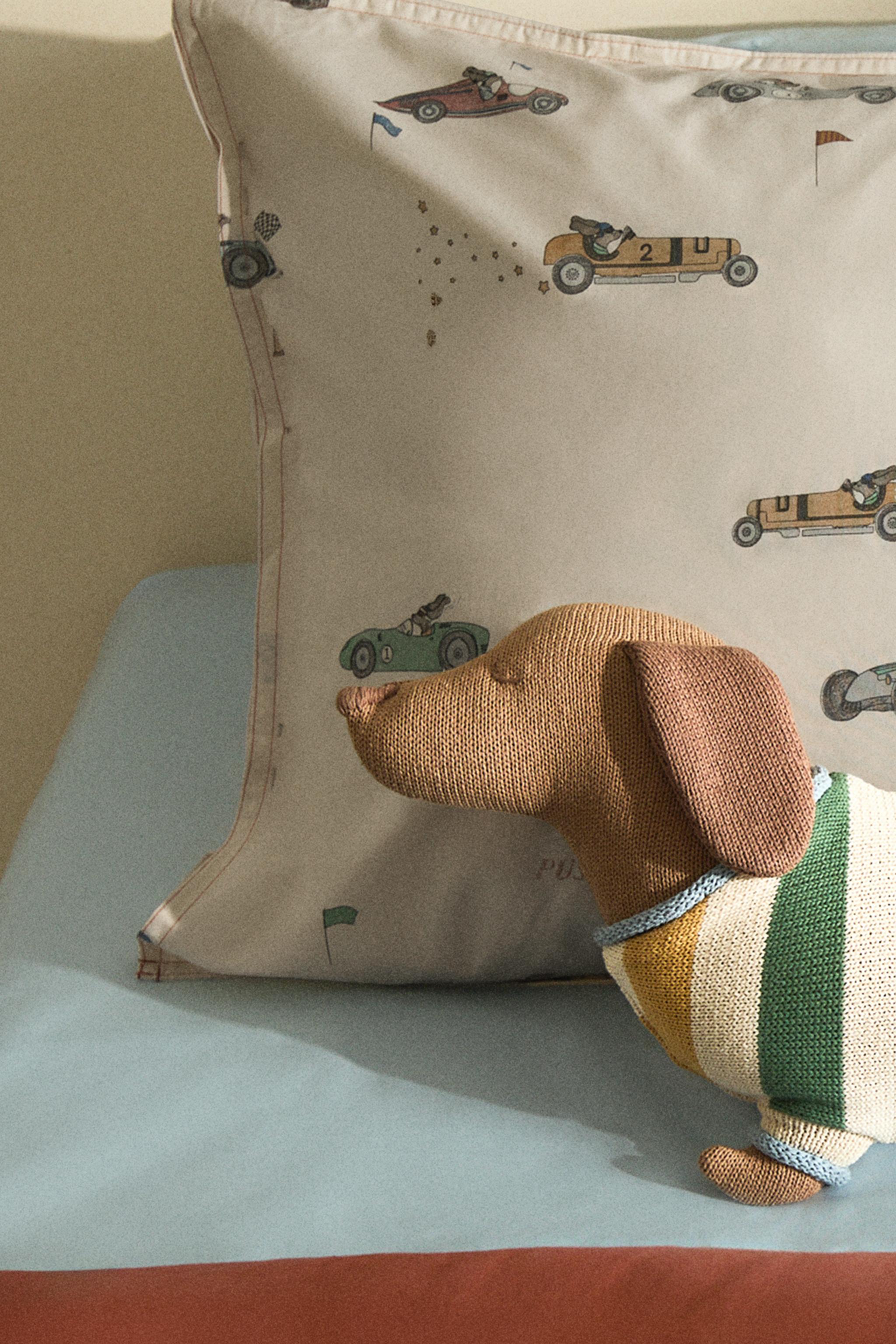 CHILDREN'S DOG KNIT CUSHION