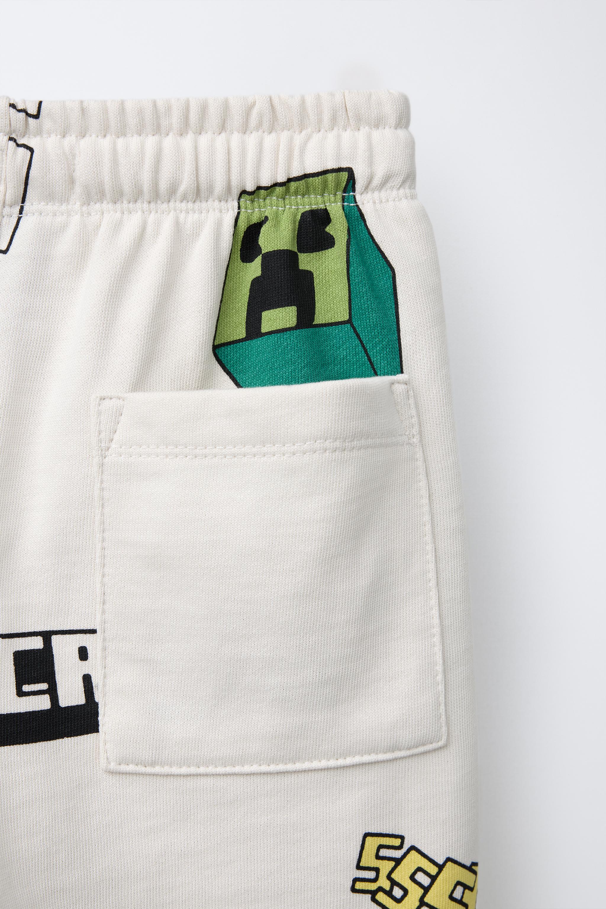 MINECRAFT © MOJANG AB. ™ PLUSH SHORTS