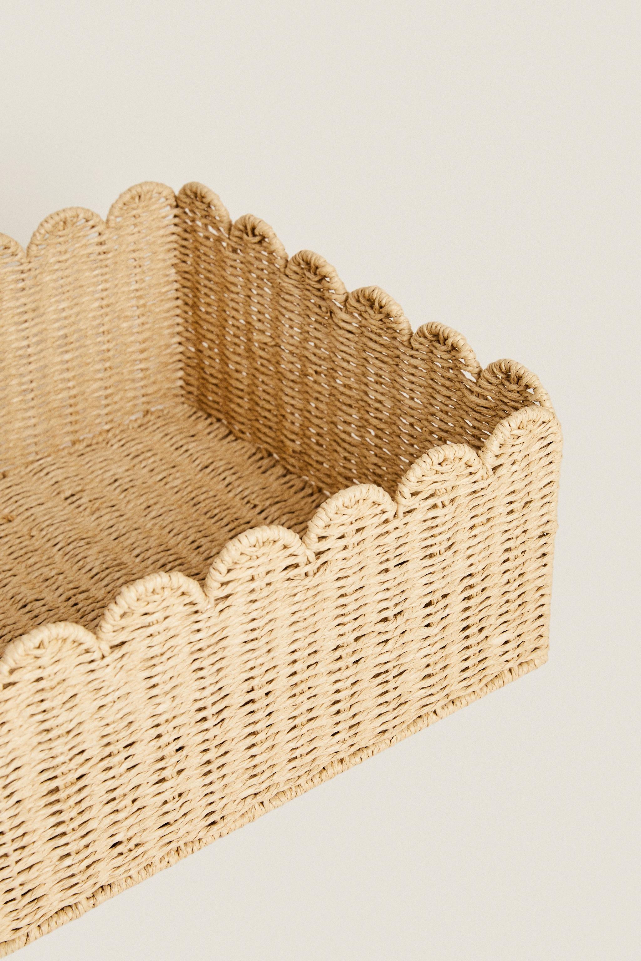 CHILDREN'S MEDIUM SCALLOPED BASKET