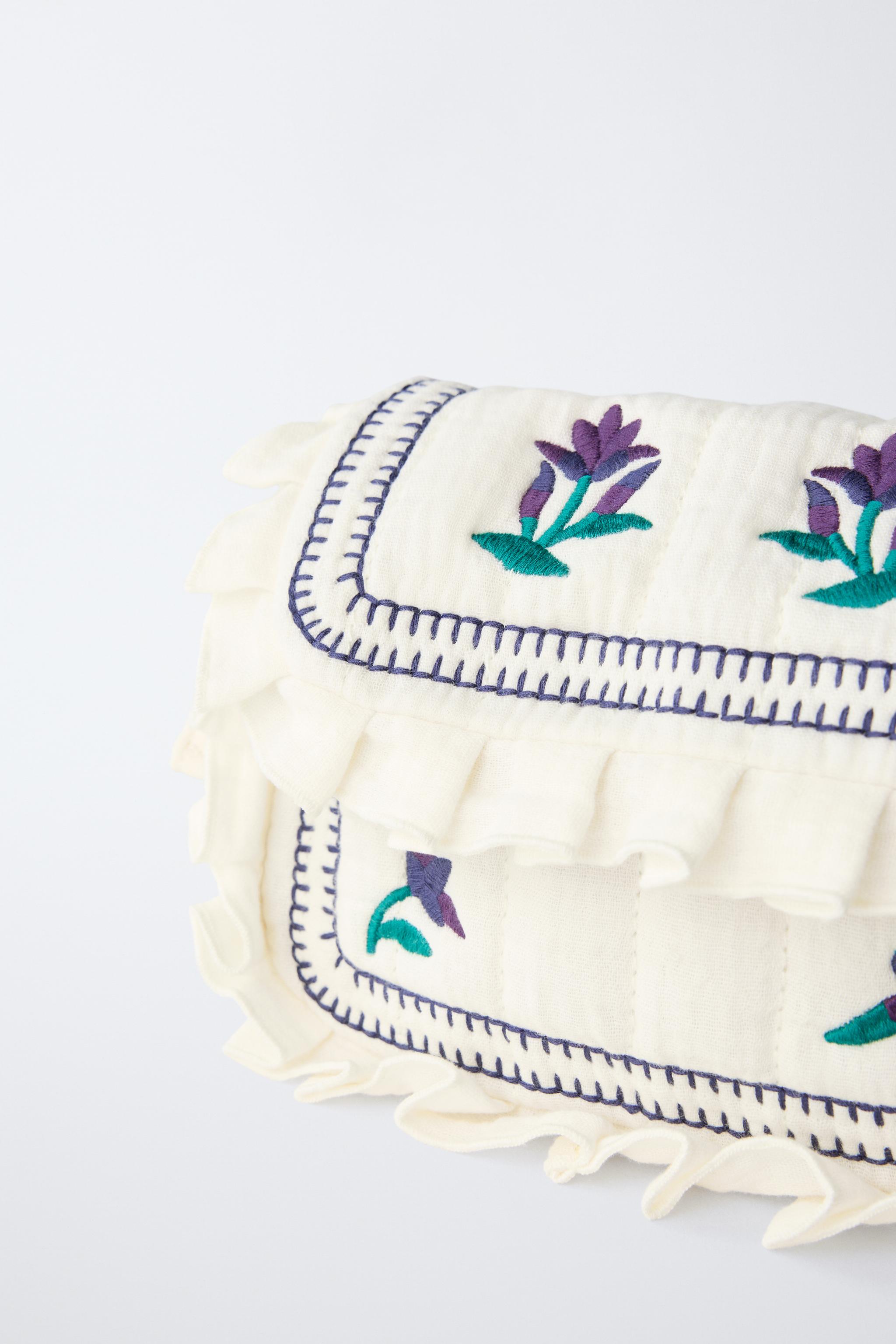 EMBROIDERED CROSSBODY BAG