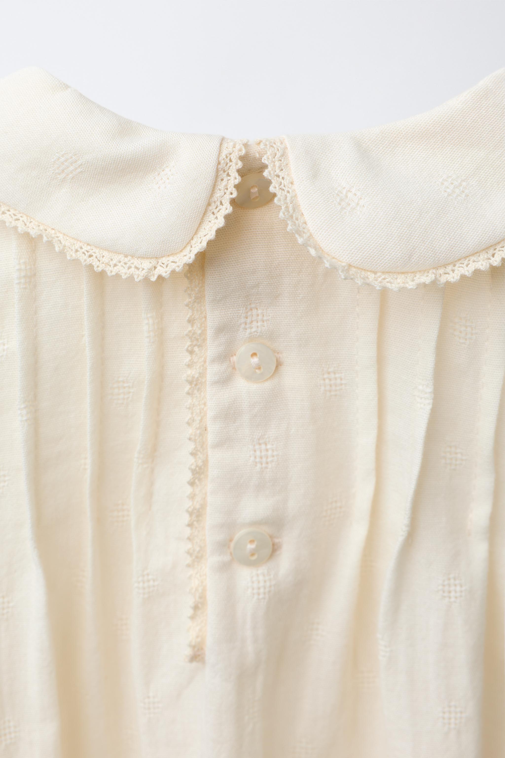 LACE TRIM BODSUIT WITH DARTS