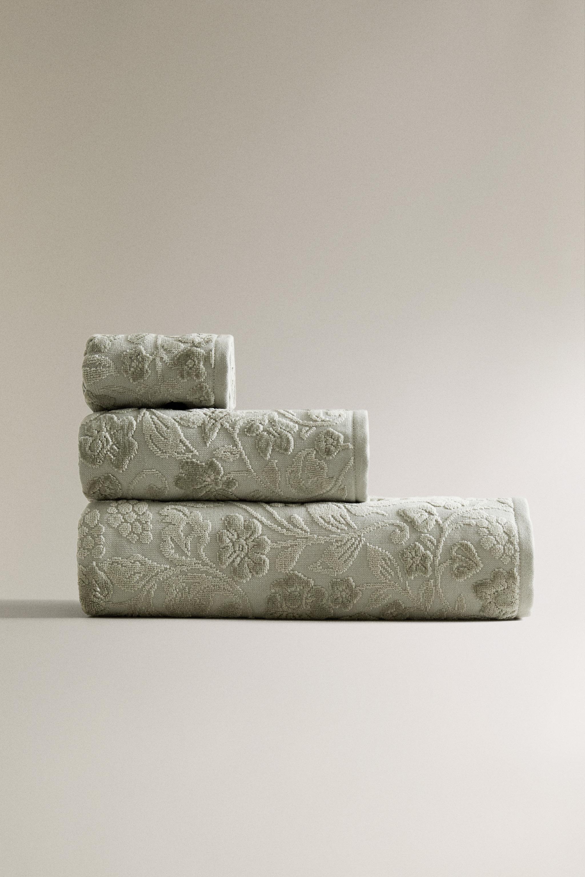 FLORAL JACQUARD BATH TOWEL