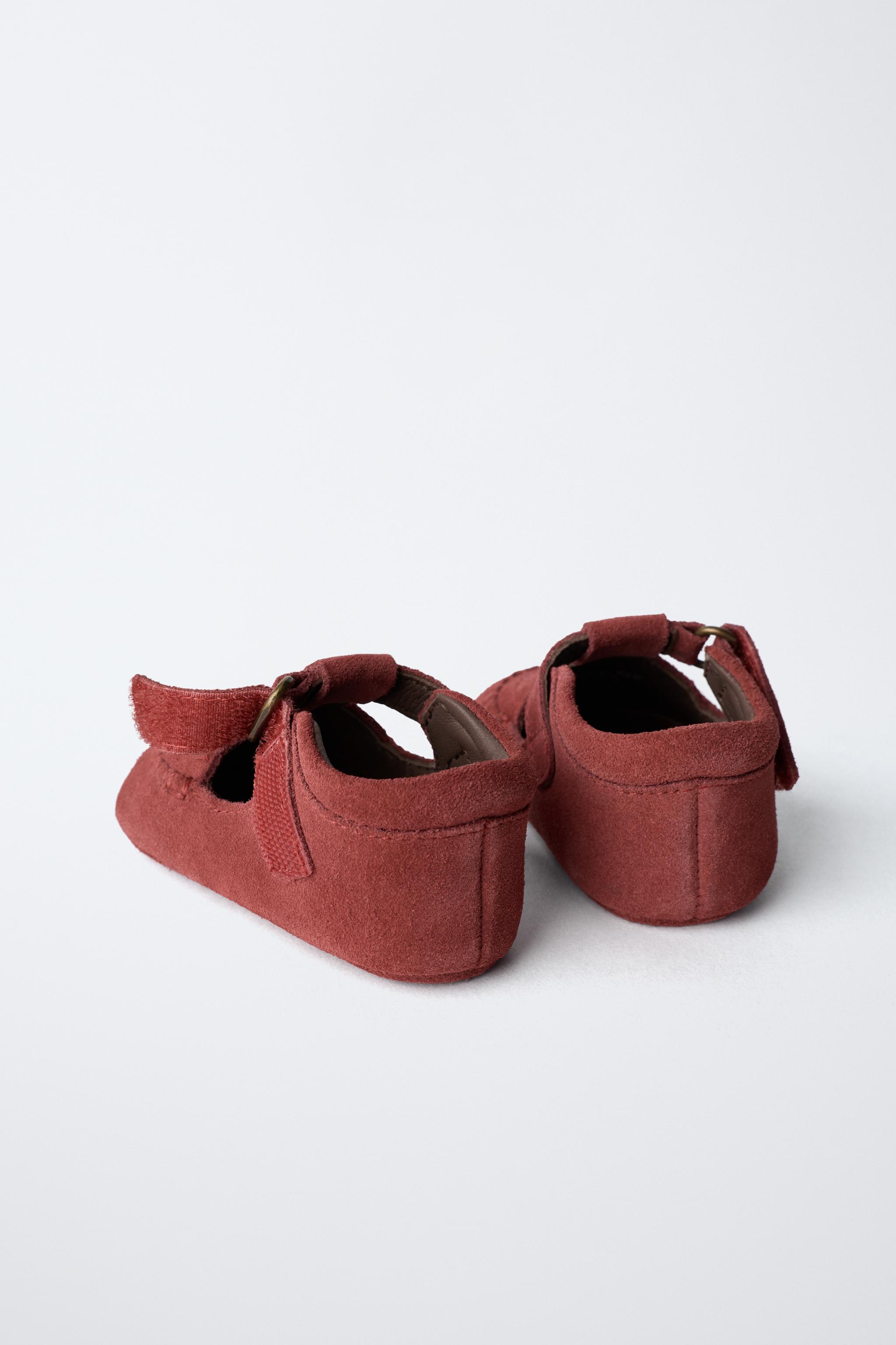 LEATHER T-STRAP SHOES