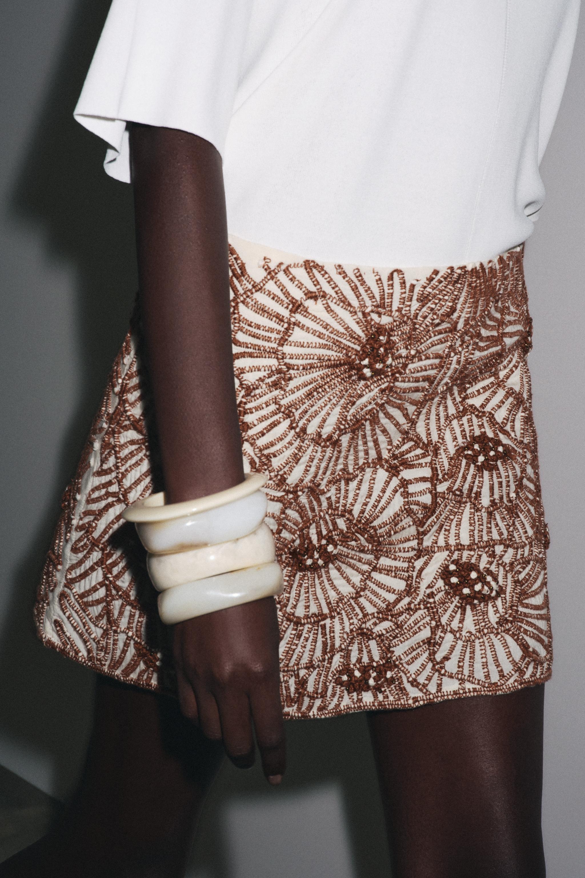 ZW COLLECTION FLORAL EMBROIDERED MINI SKIRT