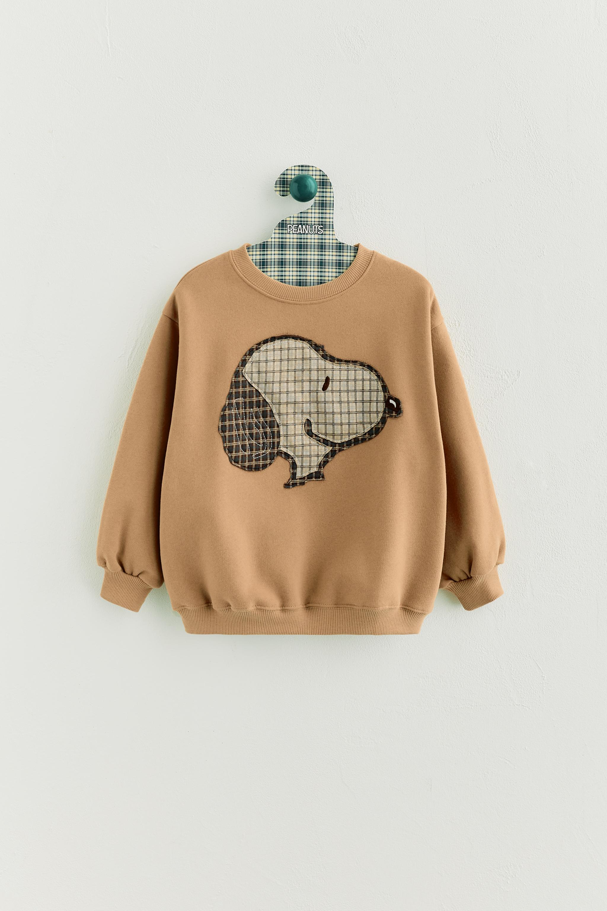 SNOOPY PEANUTS™ PATCH SWEATSHIRT