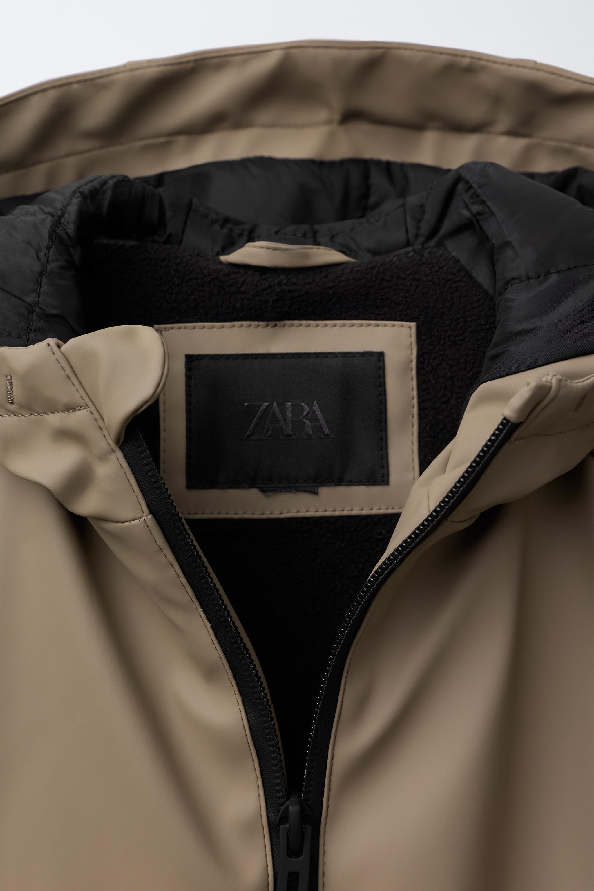 WATER RESISTANT RUBBERIZED RAINCOAT