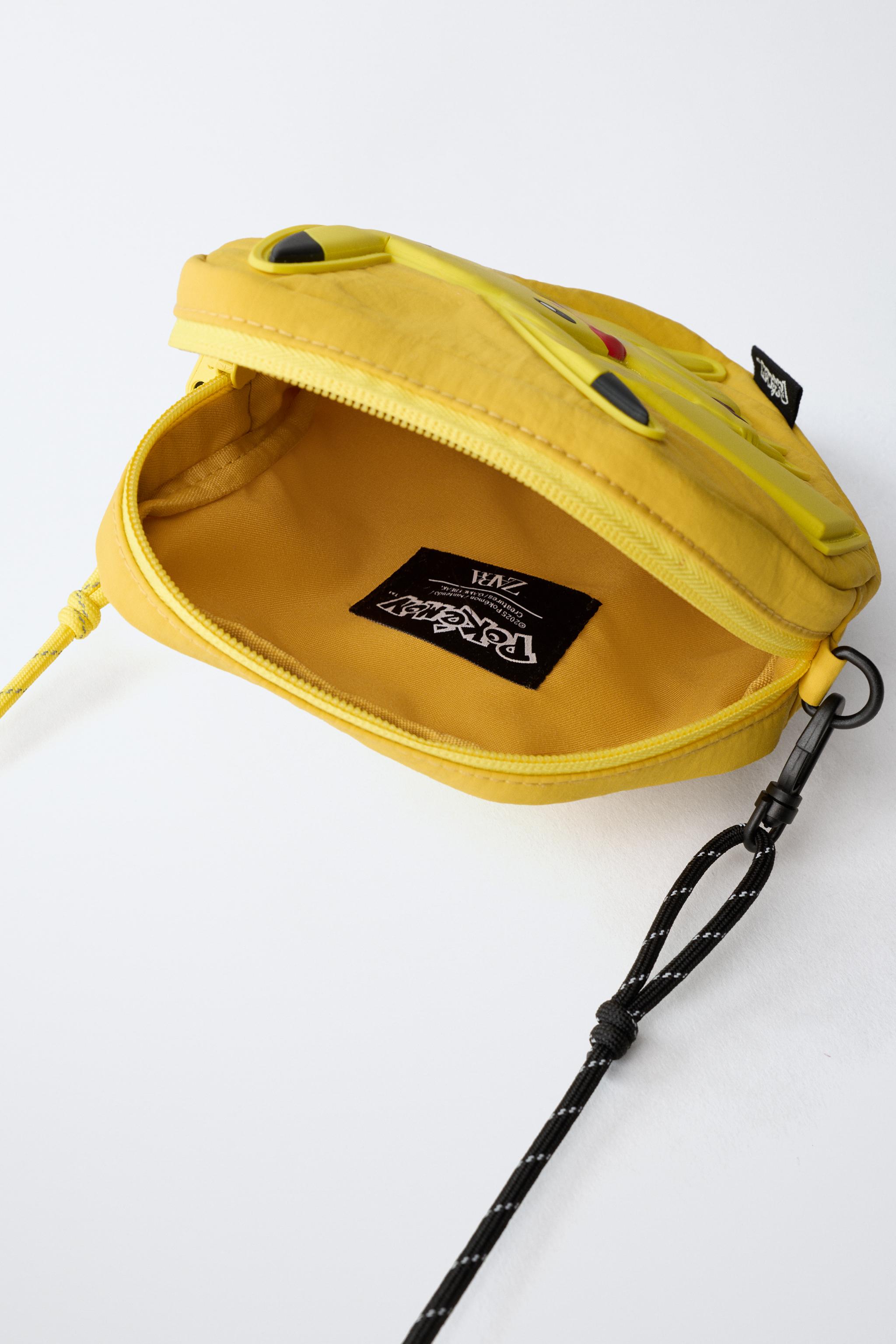 PIKACHU POKÉMON ™ CROSSBODY BAG