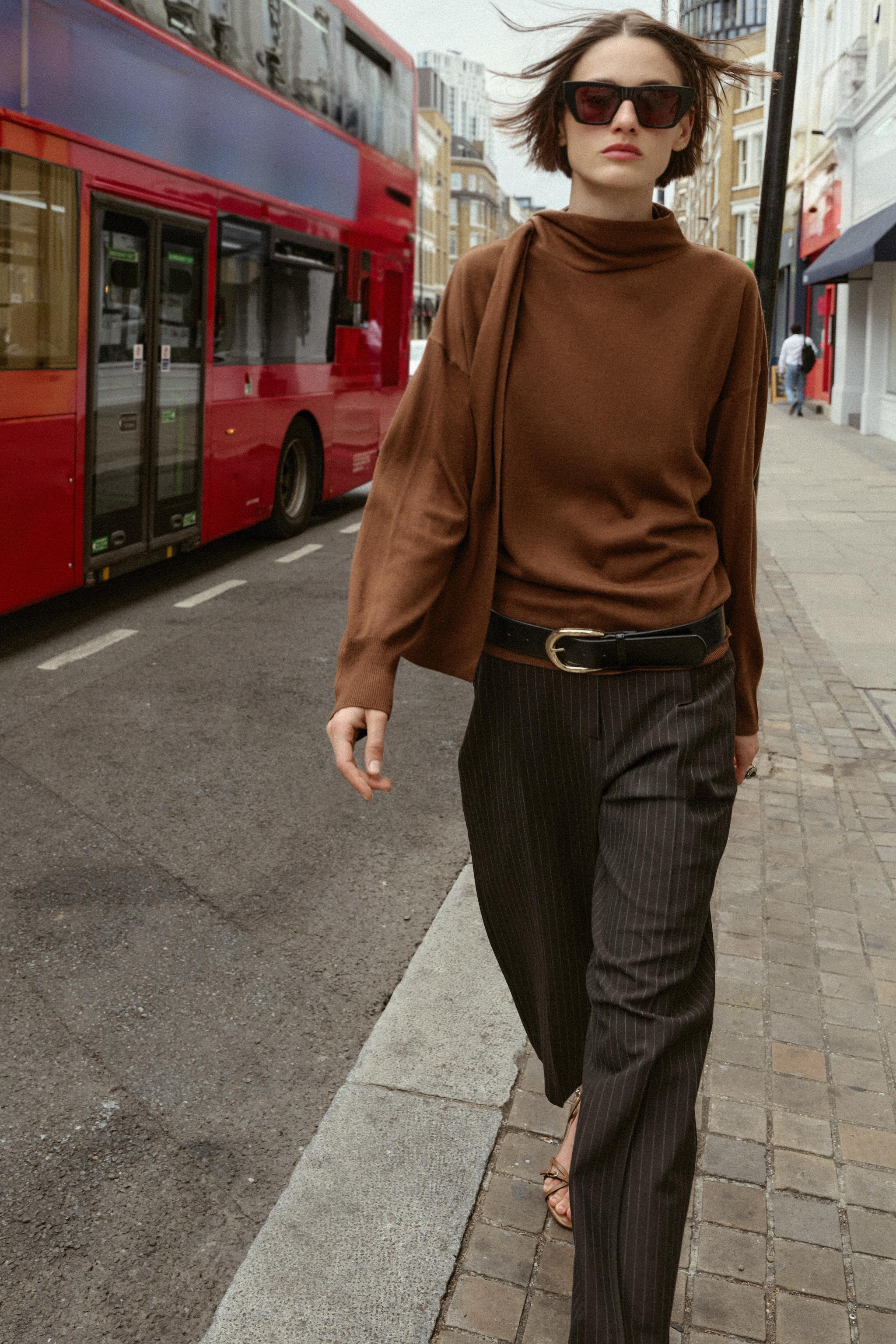 FINE KNIT TIE SWEATER