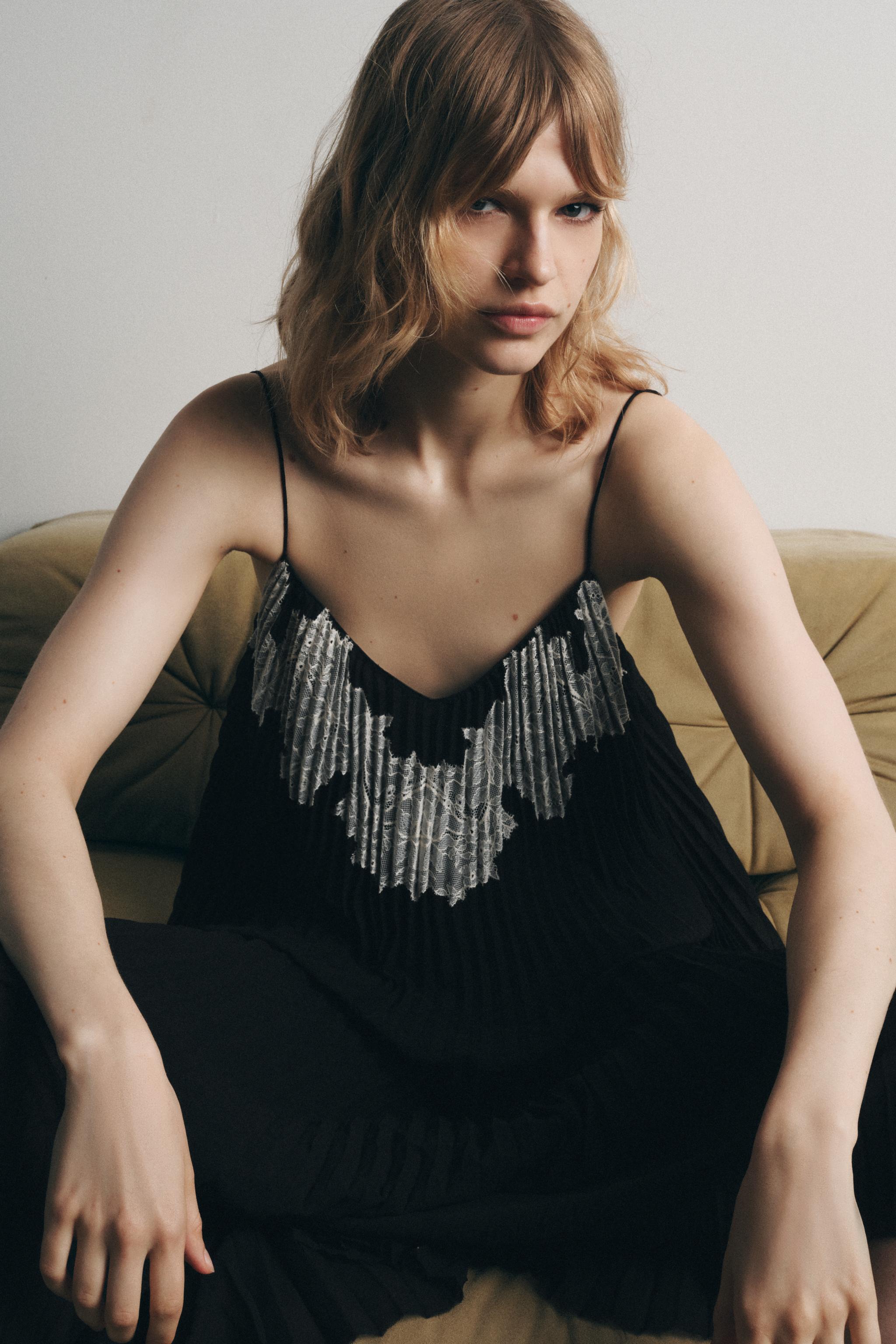 PLEATED DRESS WITH EMBROIDERY AND LACE