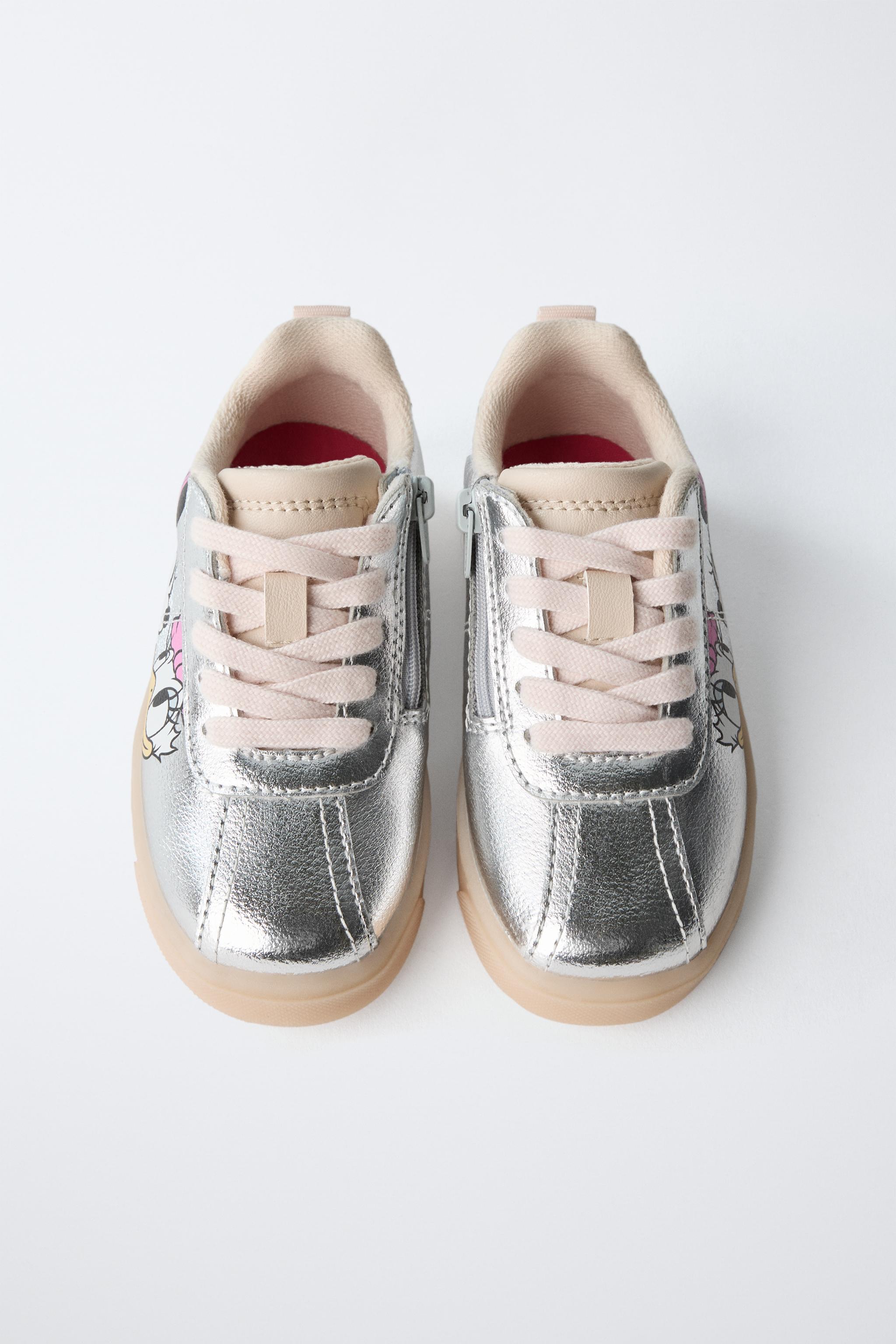 MINNIE MOUSE AND DAISY © DISNEY SNEAKERS