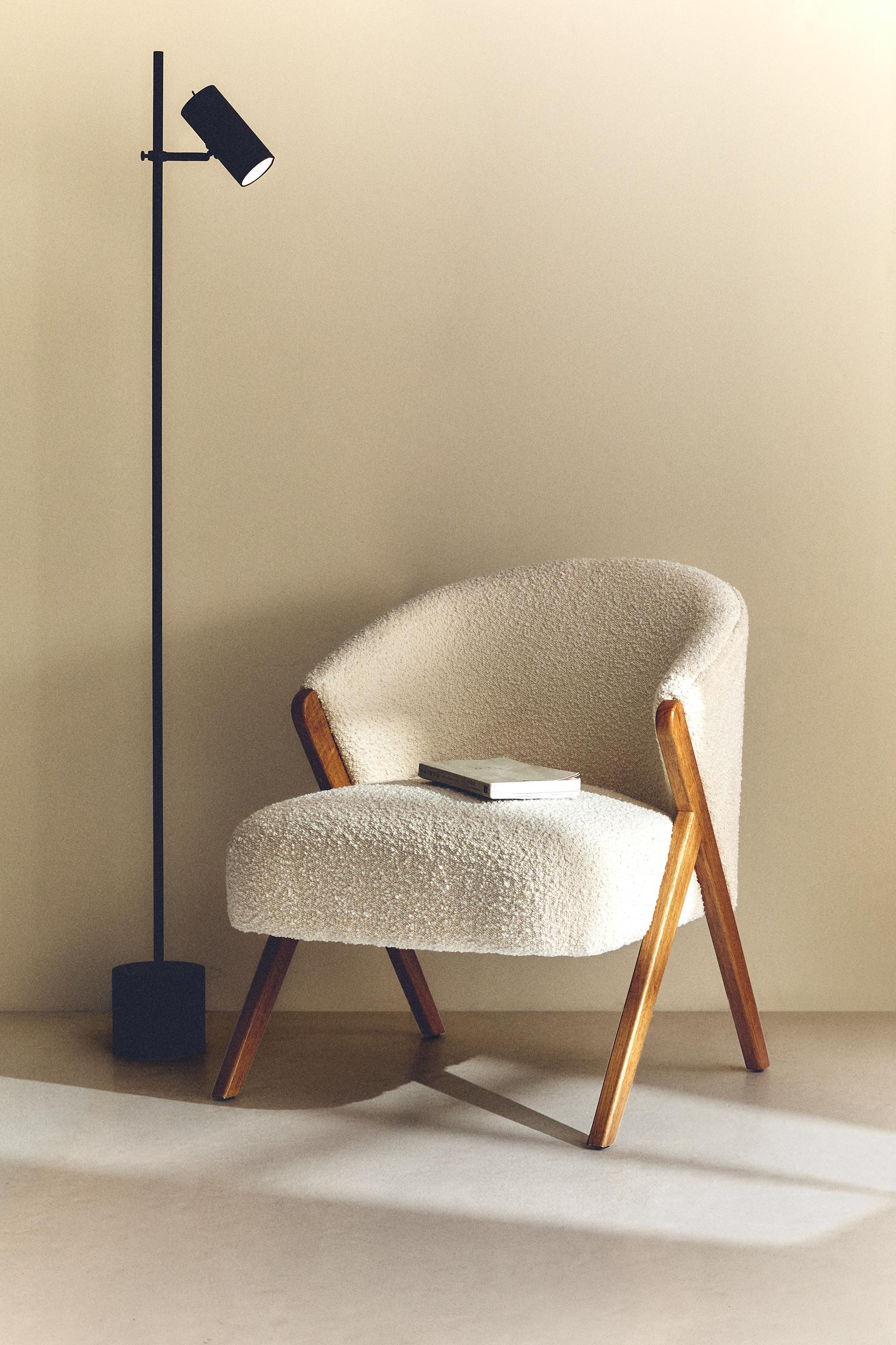 UPHOLSTERED BOUCLÉ ACCENT CHAIR