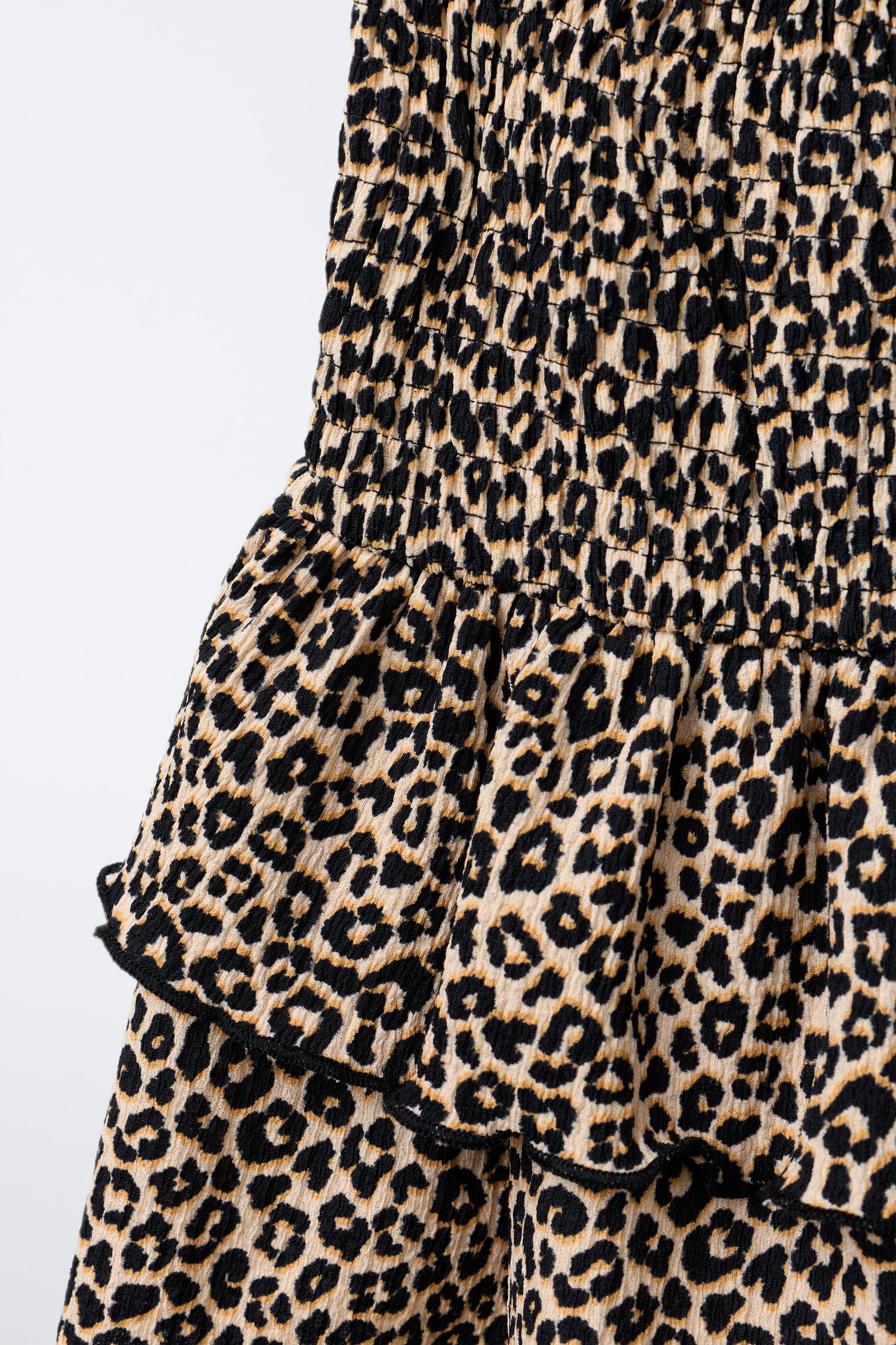 ANIMAL PRINT TEXTURED SKORT