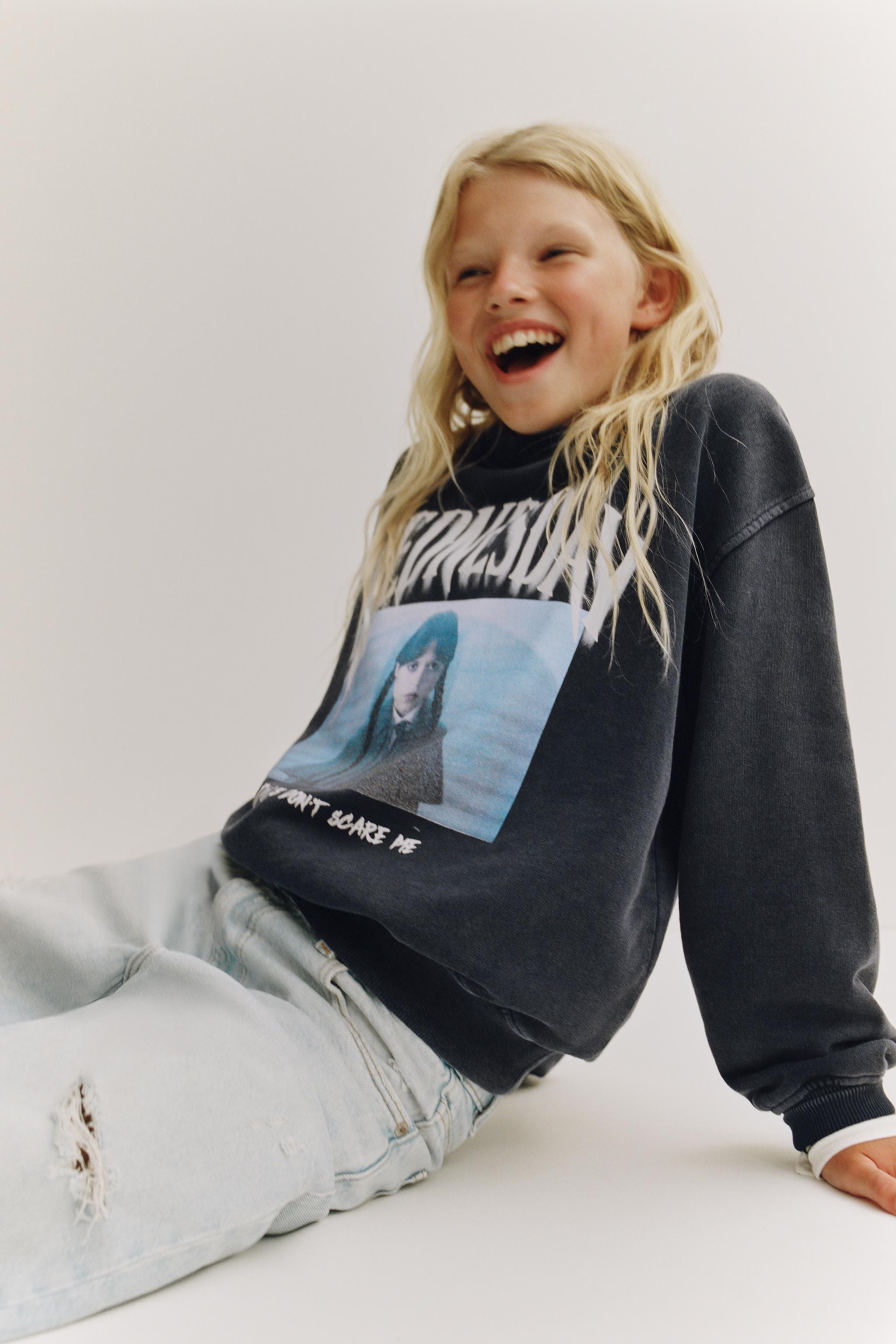 WEDNESDAY © WASHED EFFECT SWEATSHIRT