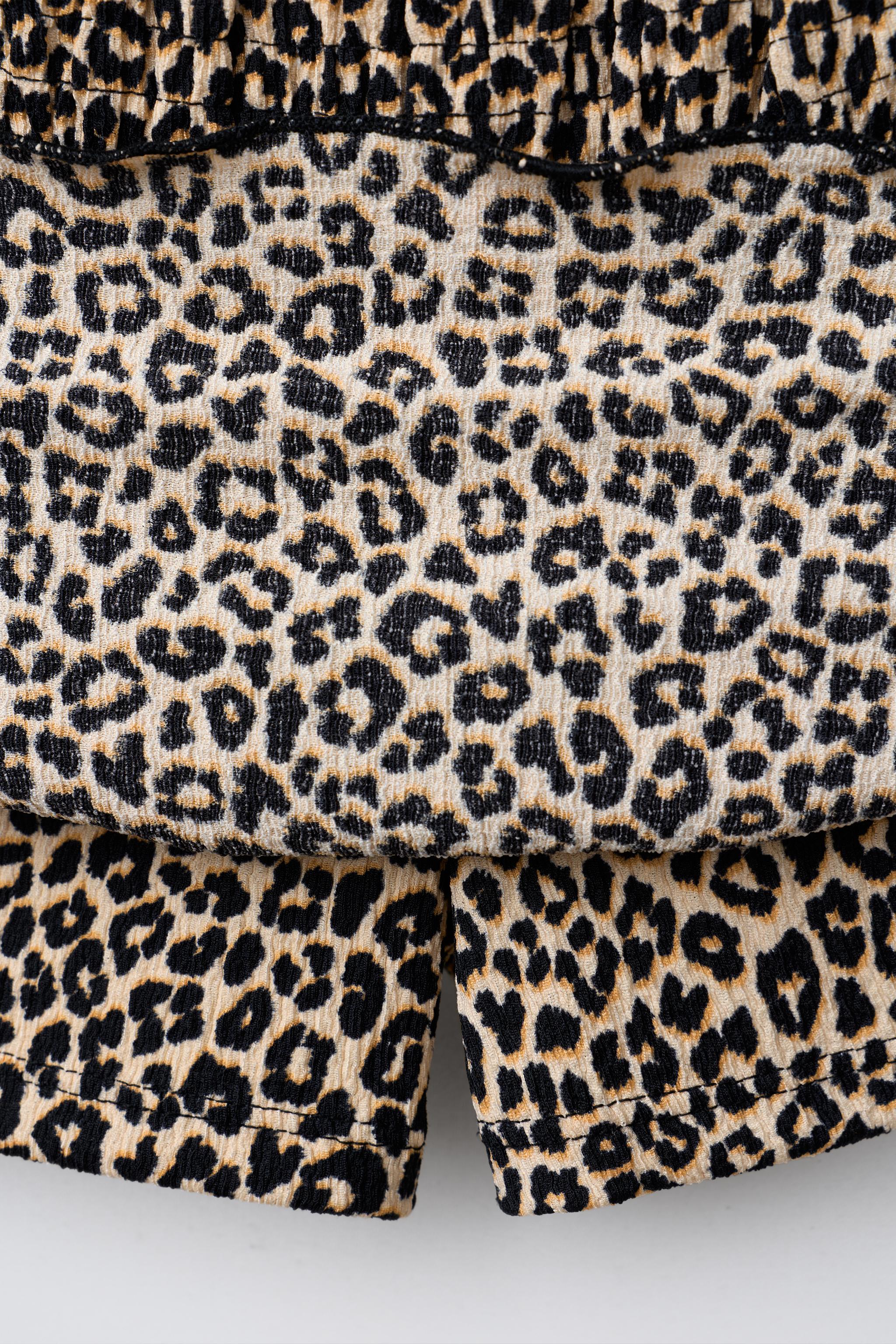 ANIMAL PRINT TEXTURED SKORT