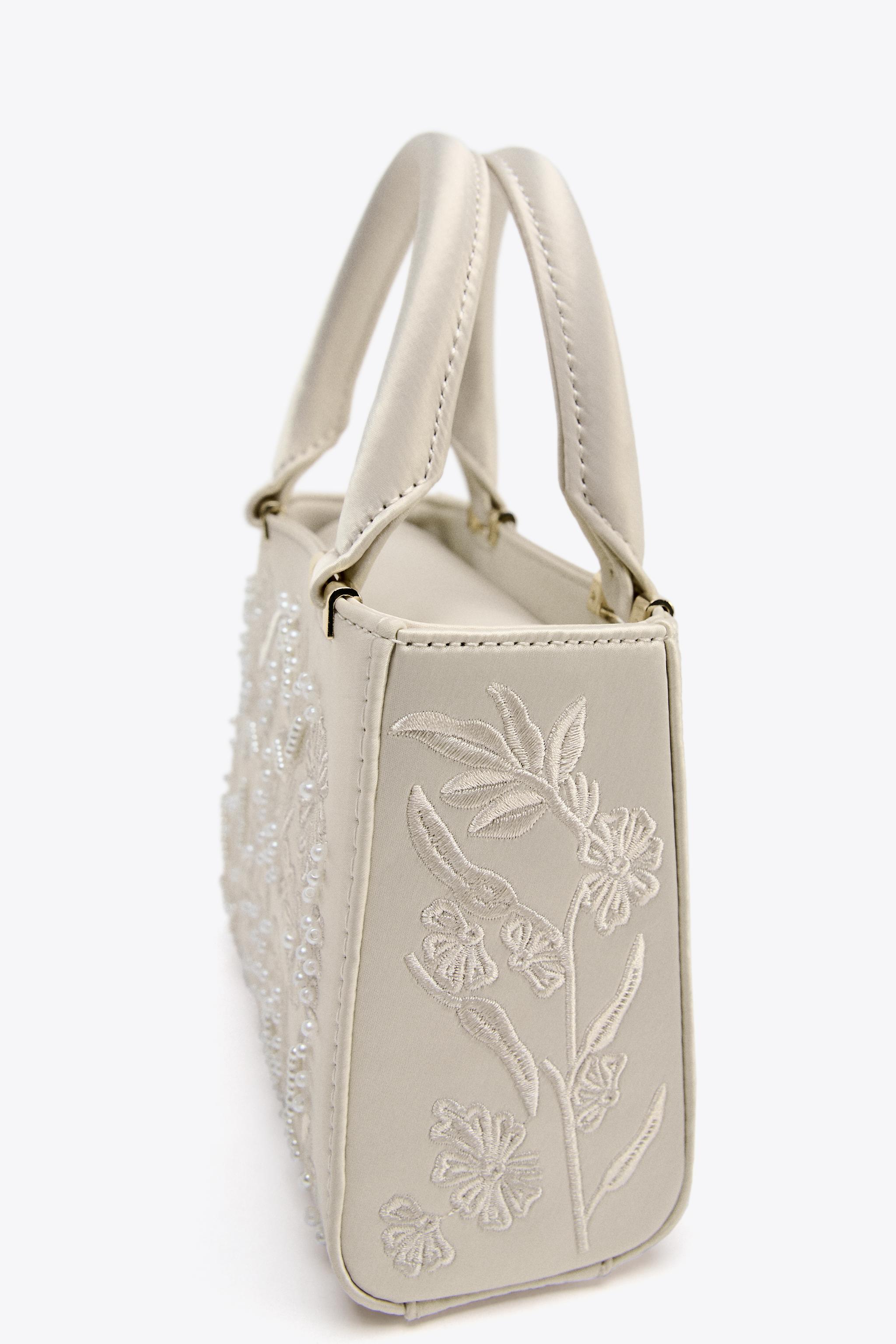 SATIN EFFECT PEARL BAG