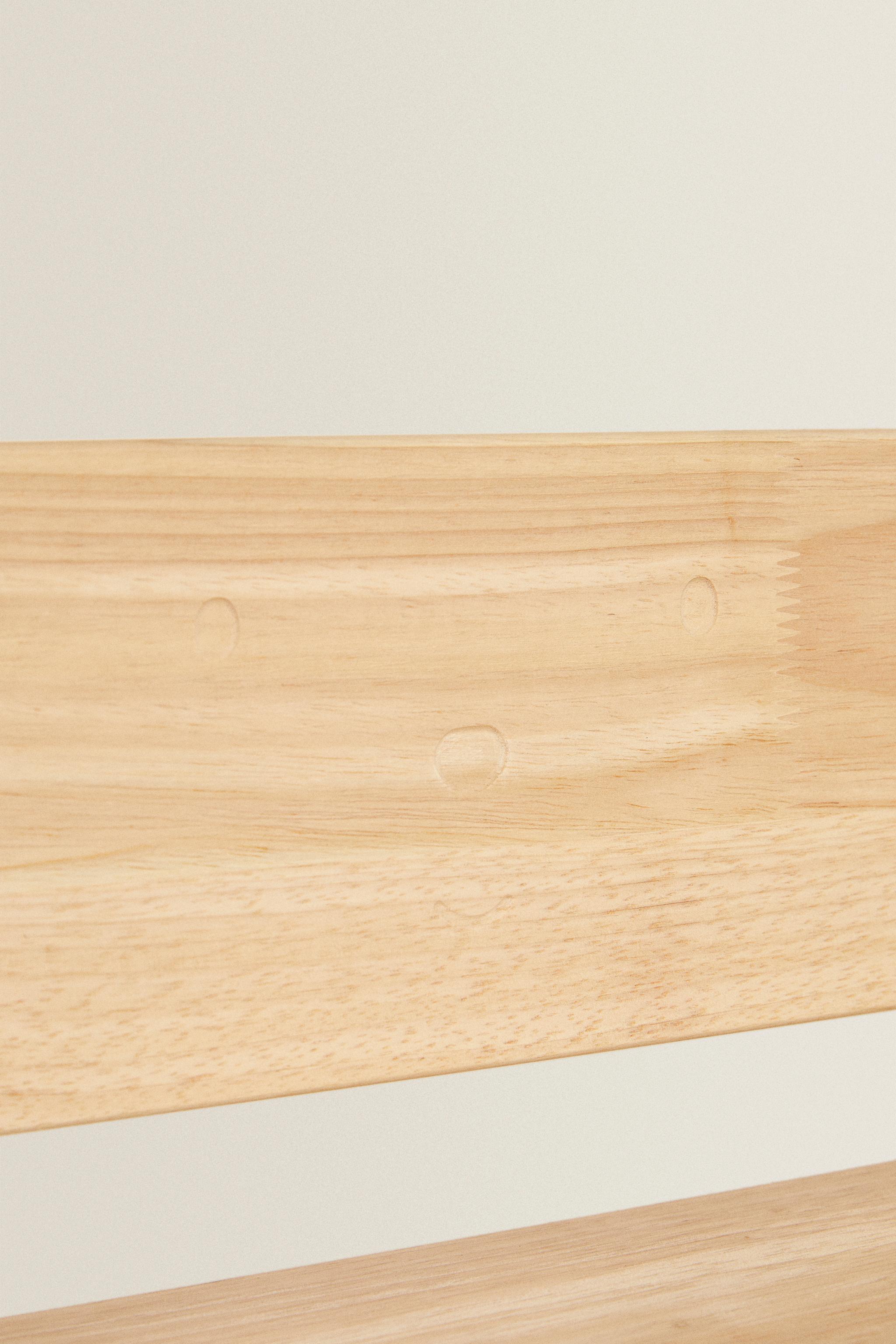 CHILDREN’S BEAR SHELVING UNIT