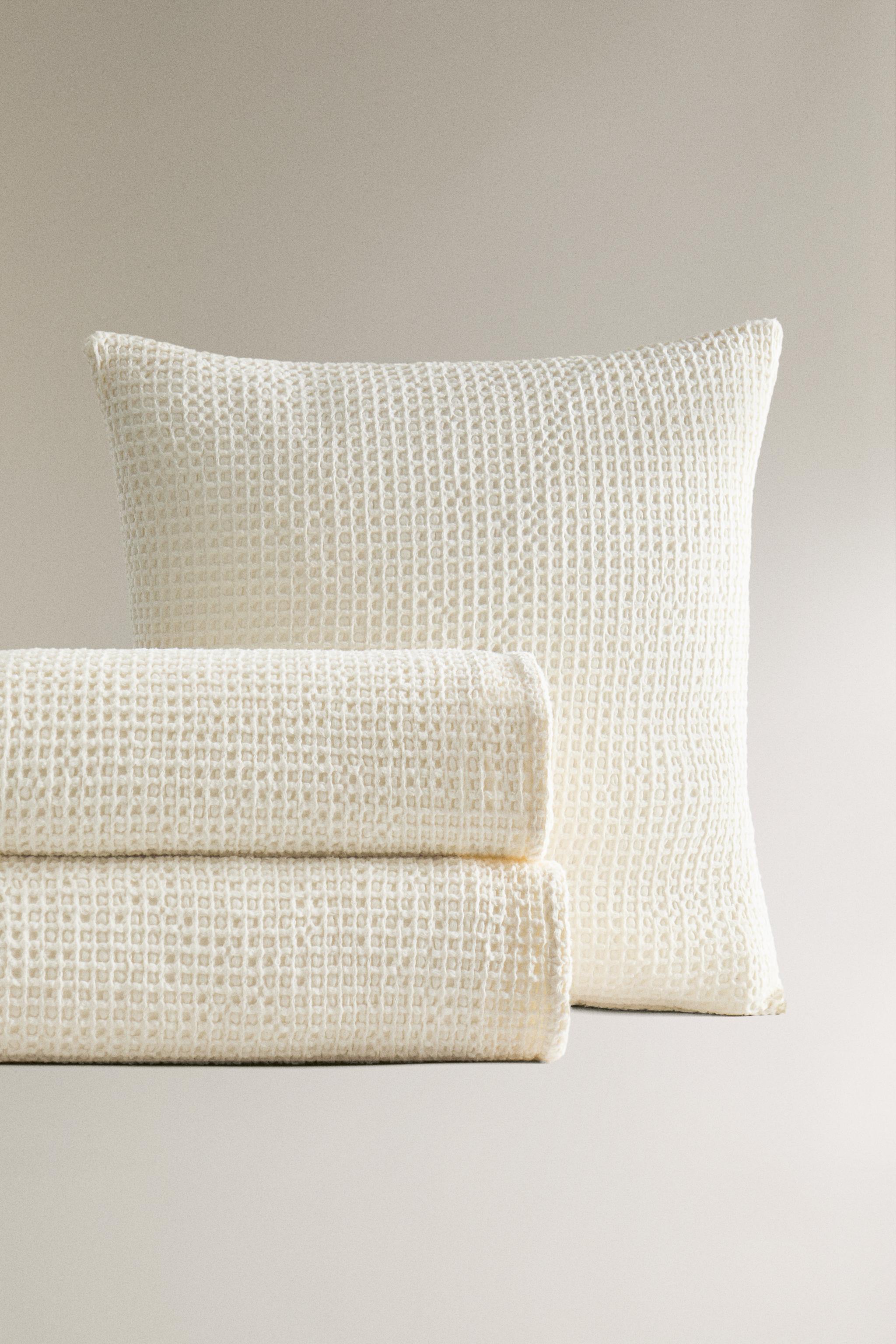 MINI WAFFLE-KNIT COTTON BEDSPREAD