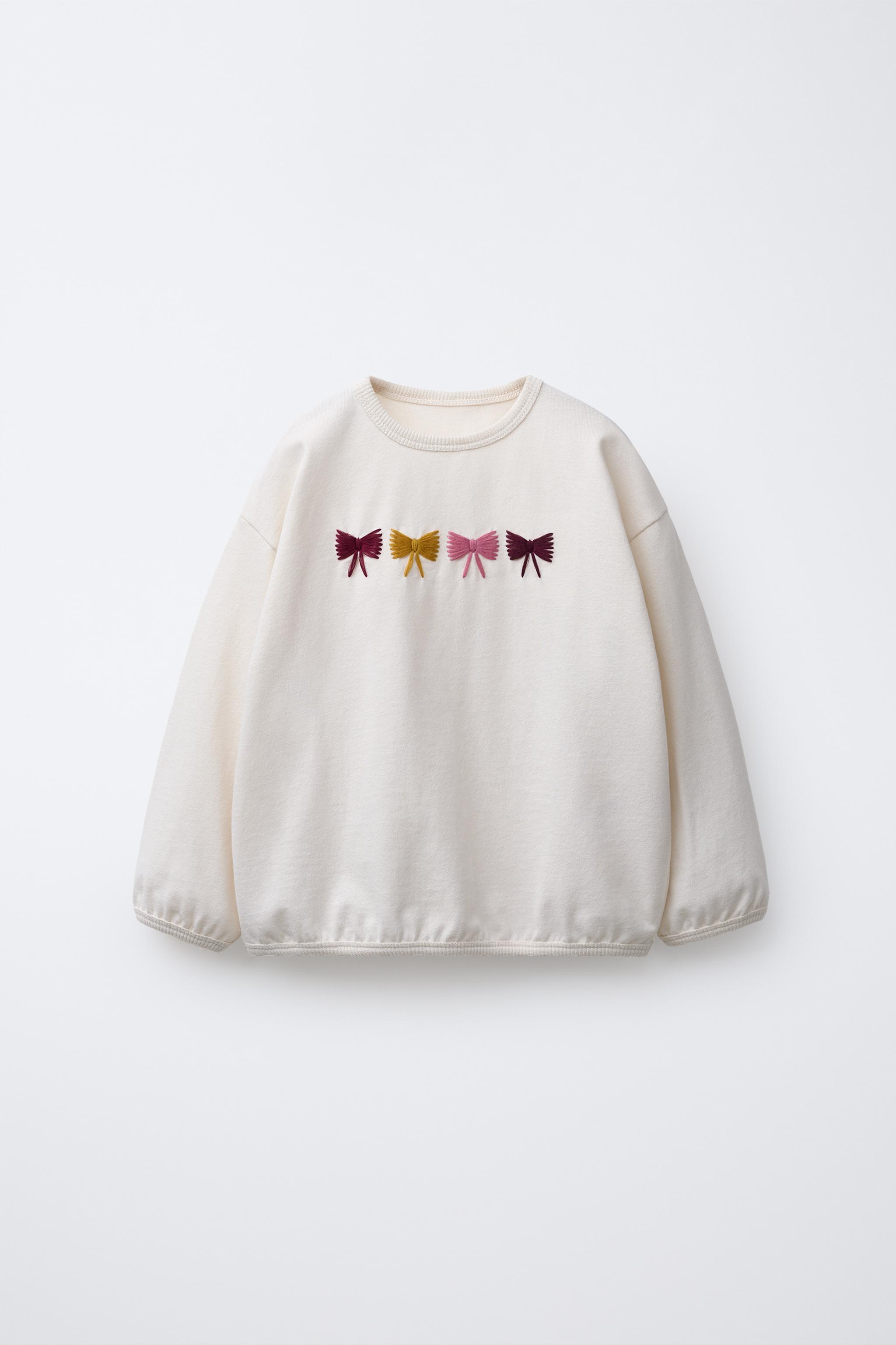 CONTRAST EMBROIDERY T-SHIRT