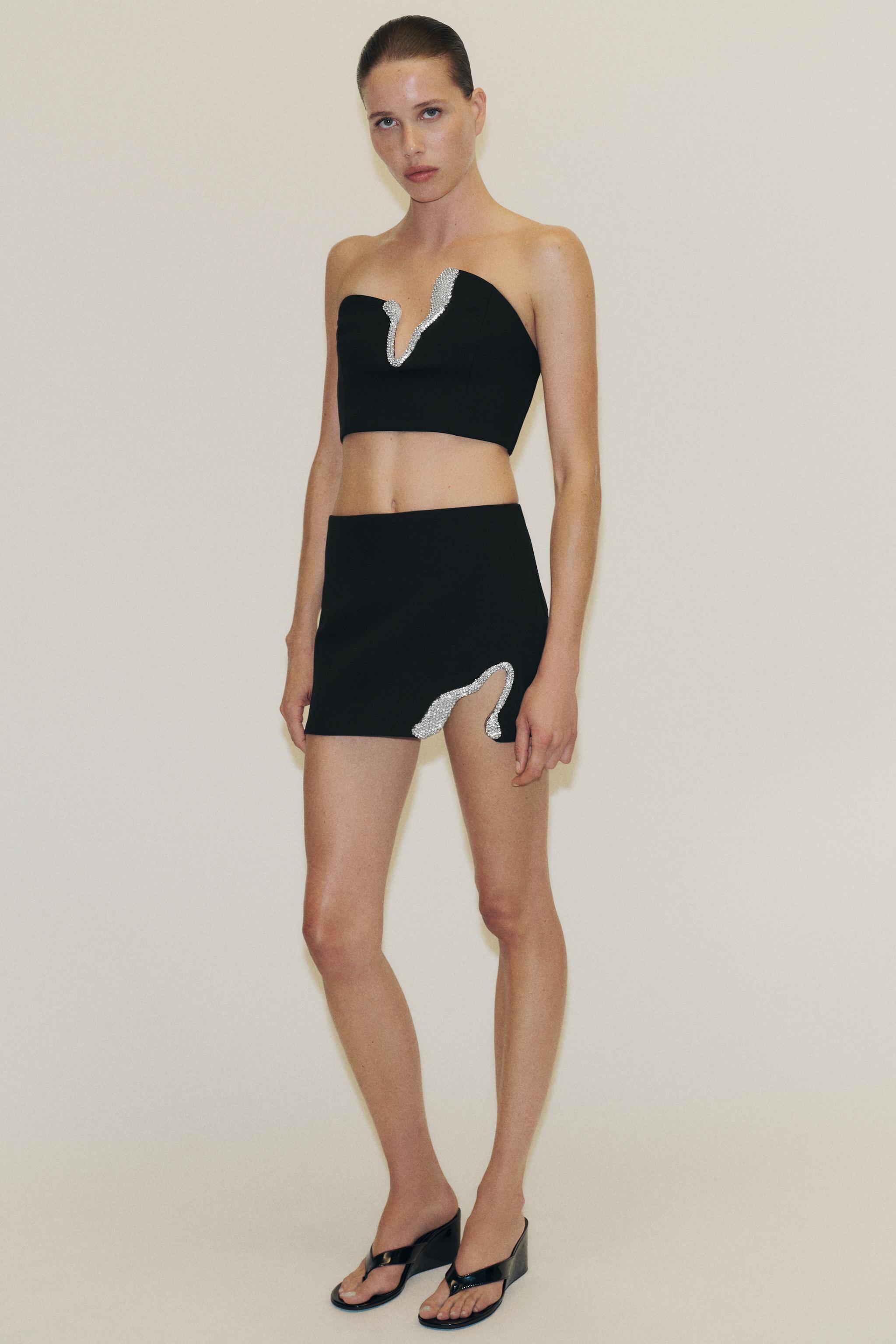 JEWEL DETAIL CROP TOP