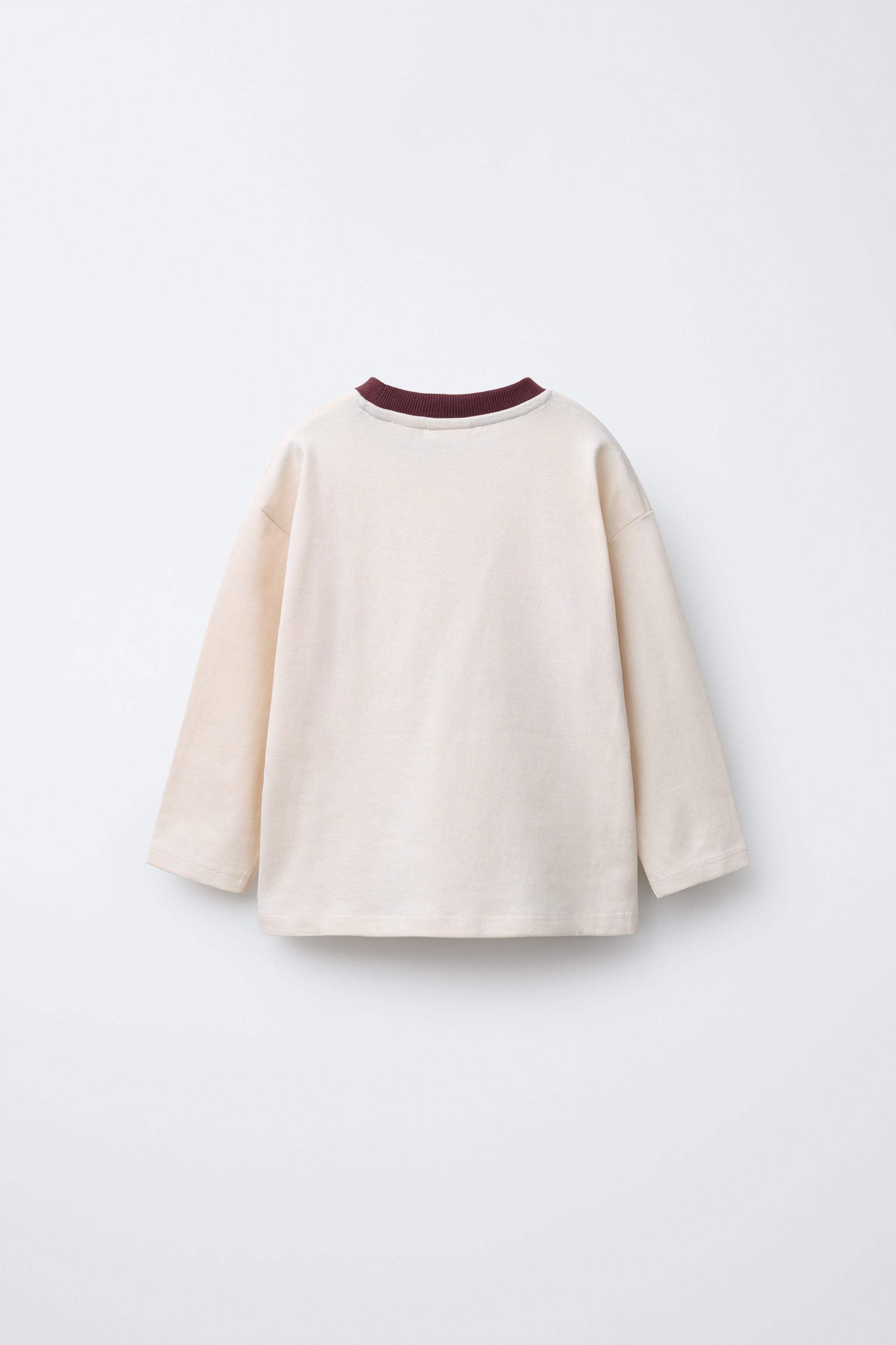 CONTRAST TEXT T-SHIRT