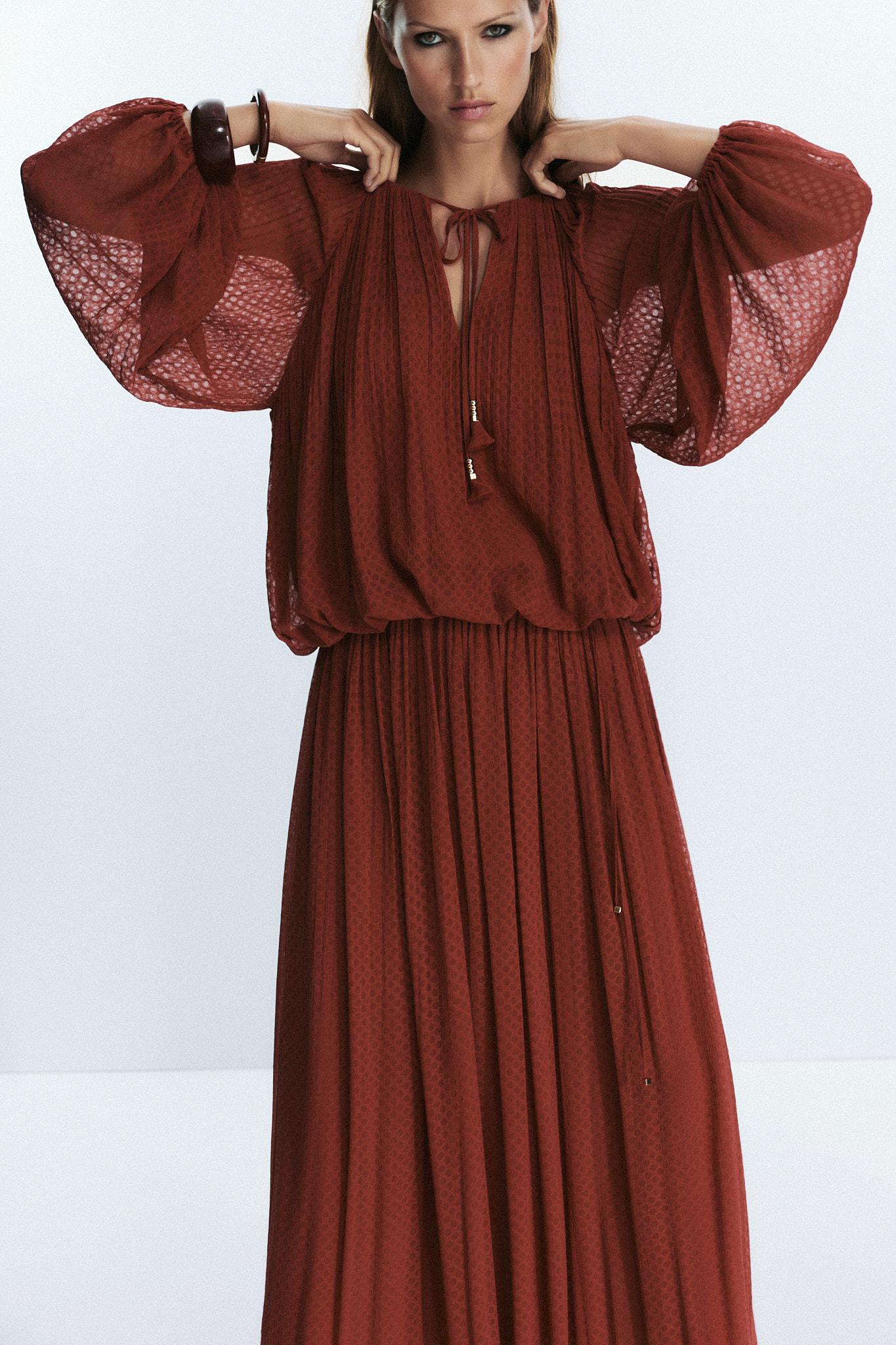 TASSEL PLEATED BLOUSE