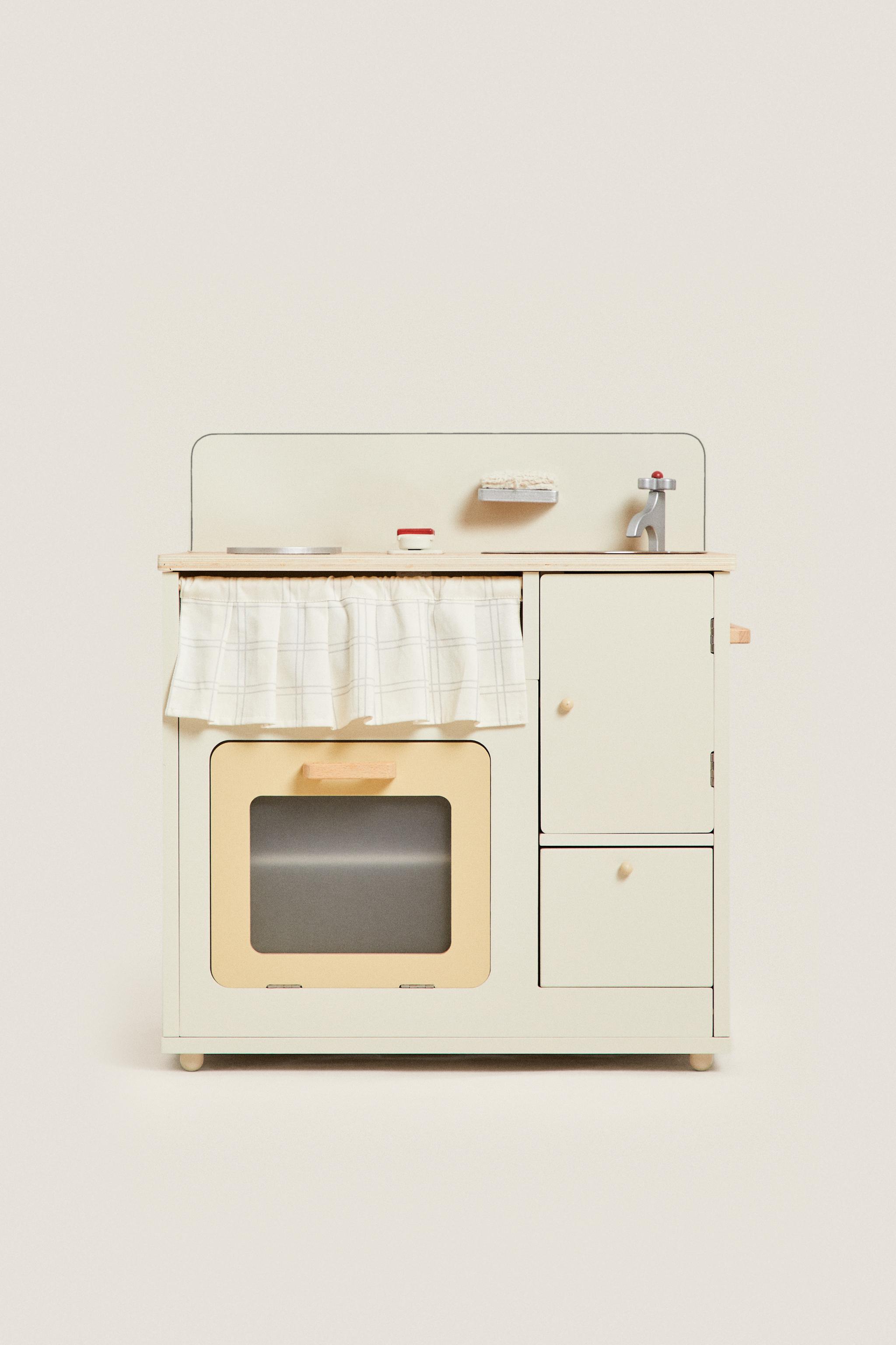 CHILDREN'S WOODEN PLAY KITCHEN