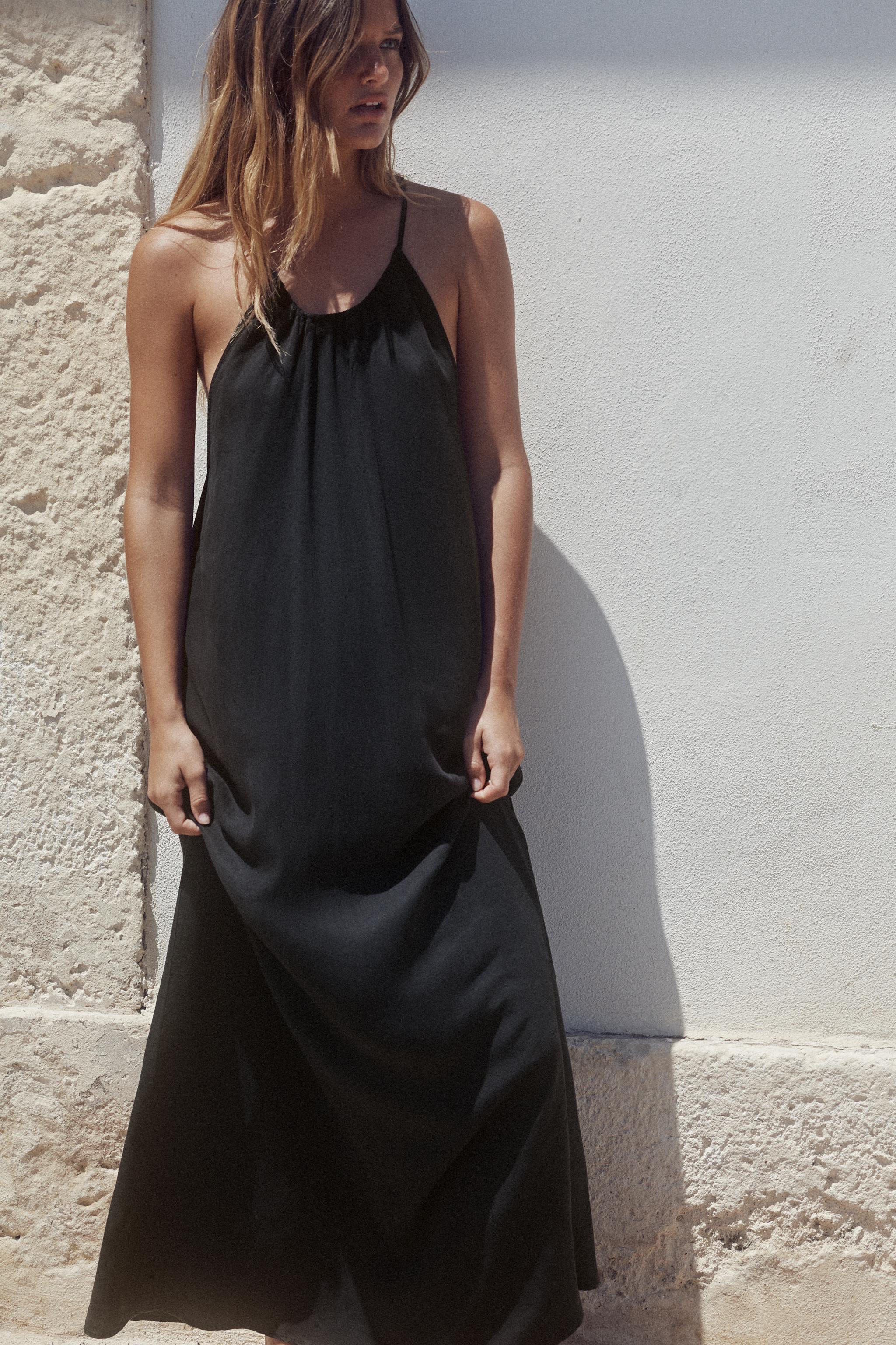 GATHERED HALTER DRESS