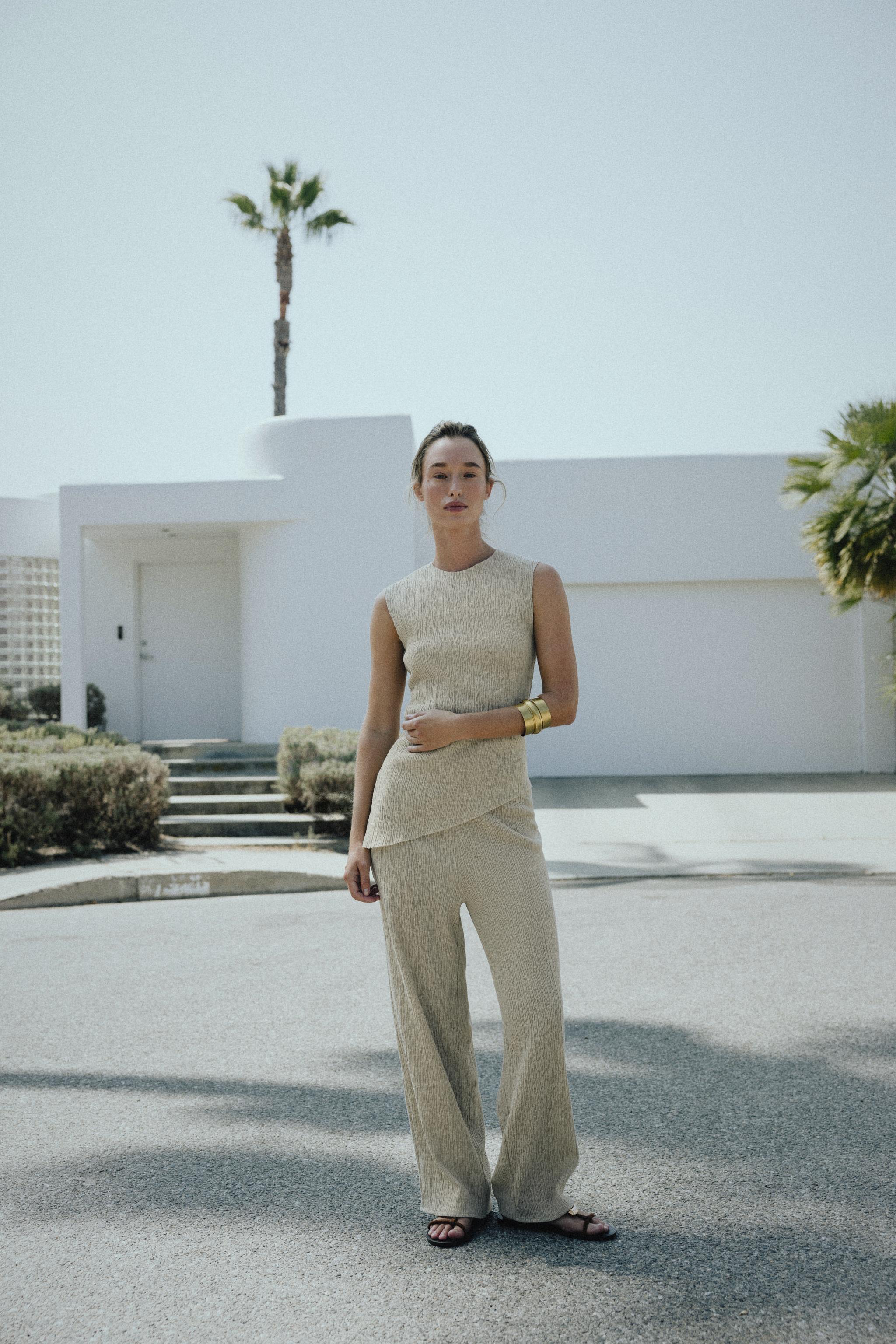 TEXTURED BAGGY PANTS