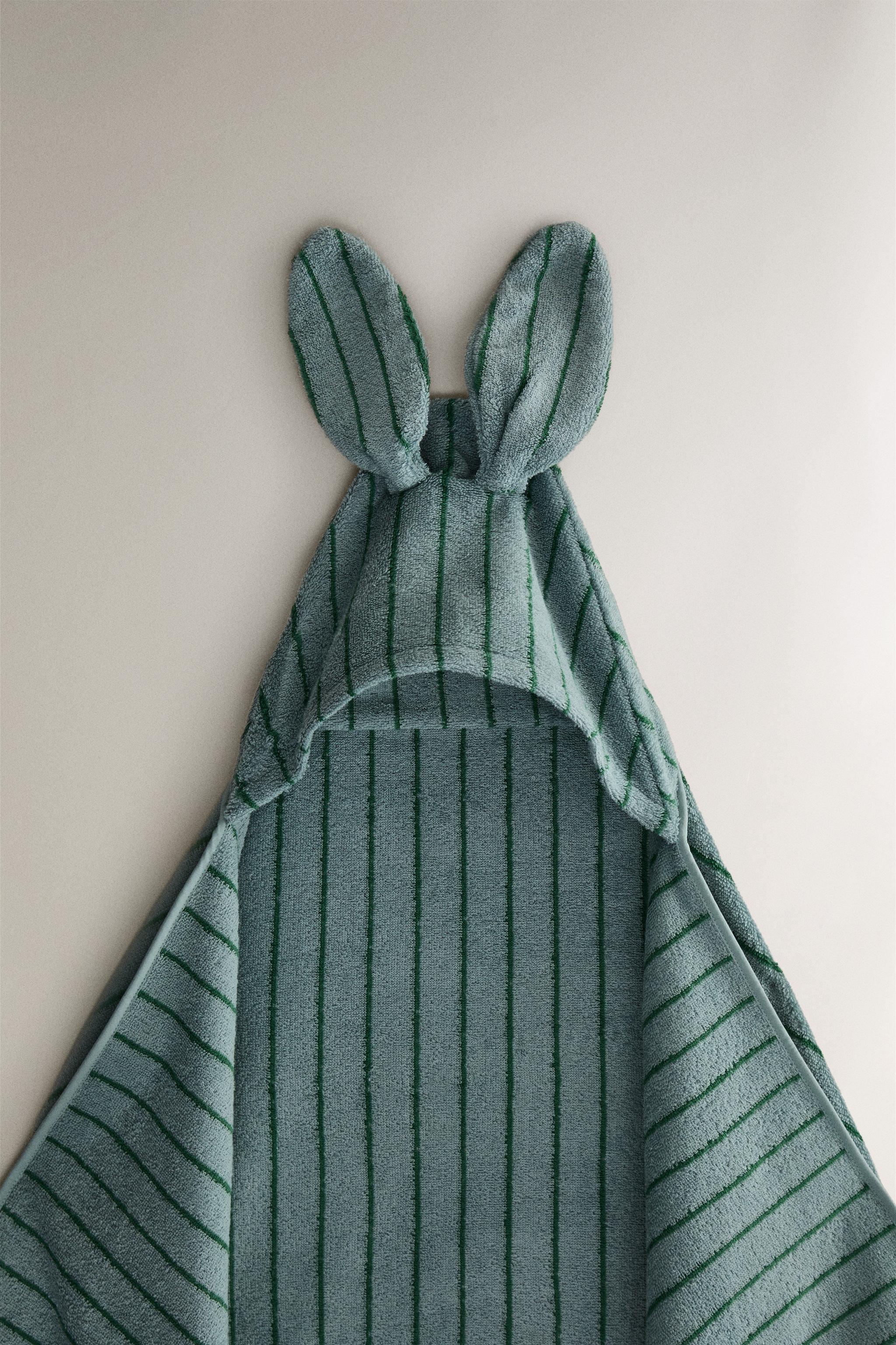 HOODED VELOUR STRIPED BATH TOWEL