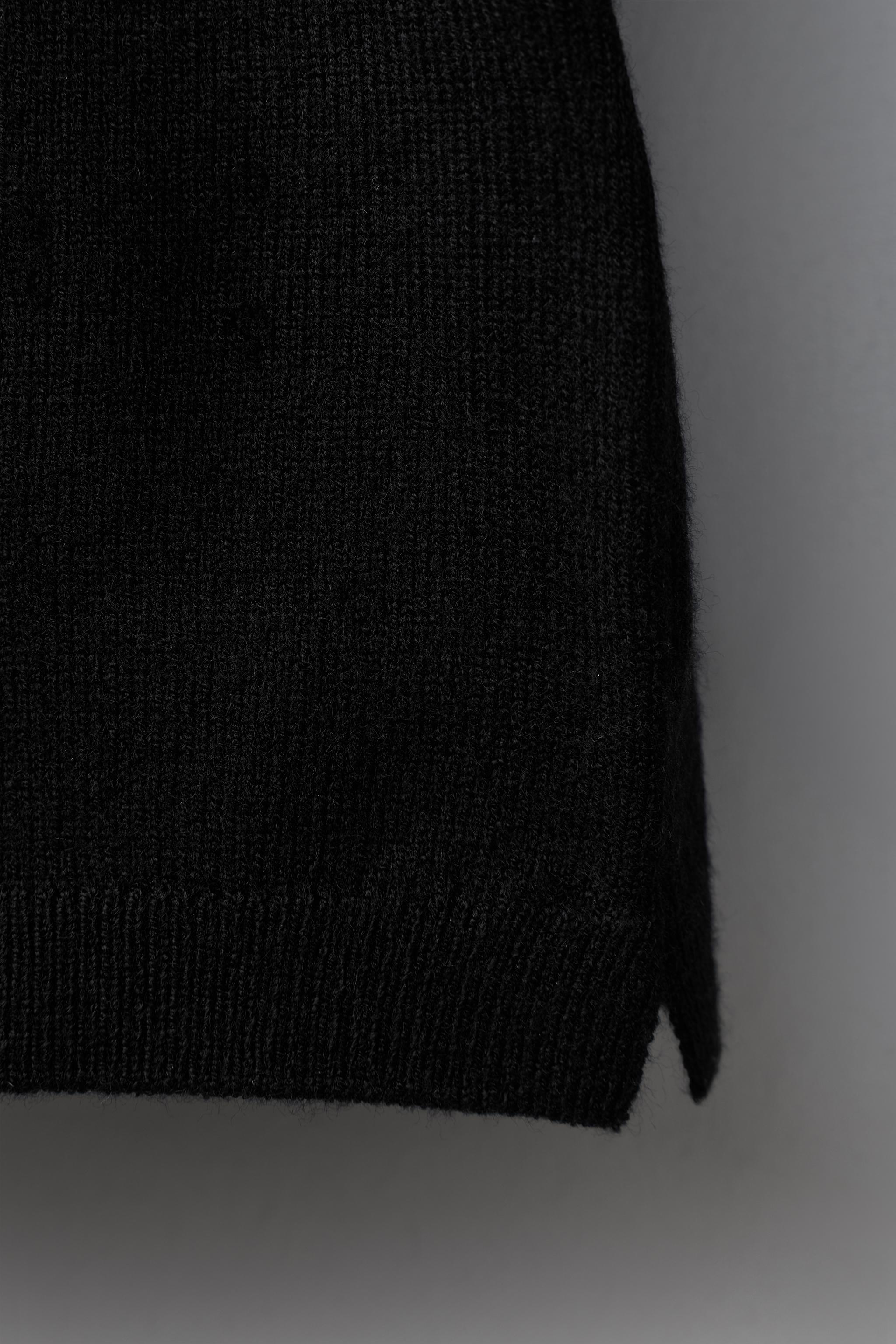 MOCK NECK KNIT SWEATER