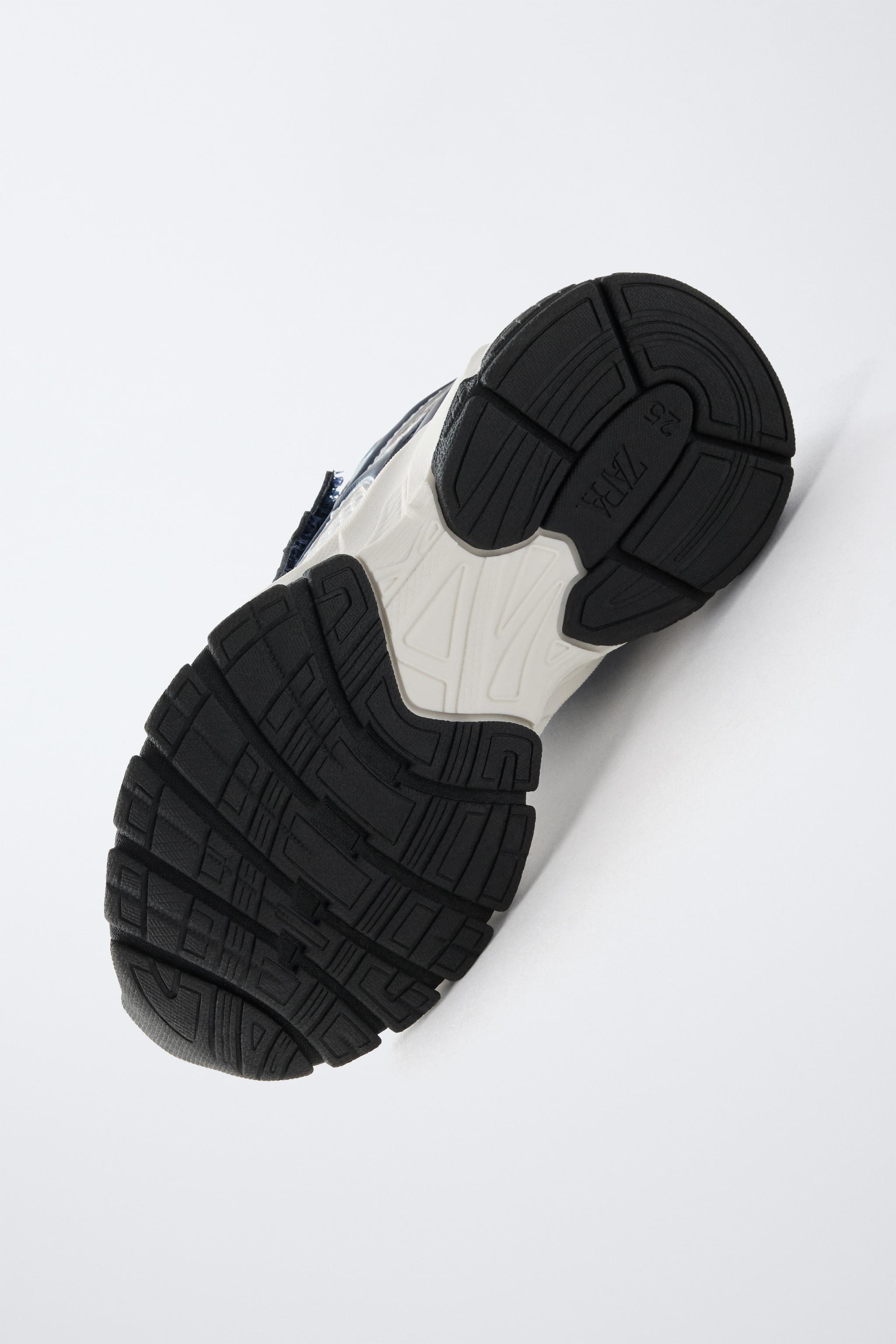 SPIDER-MAN © MARVEL SNEAKERS