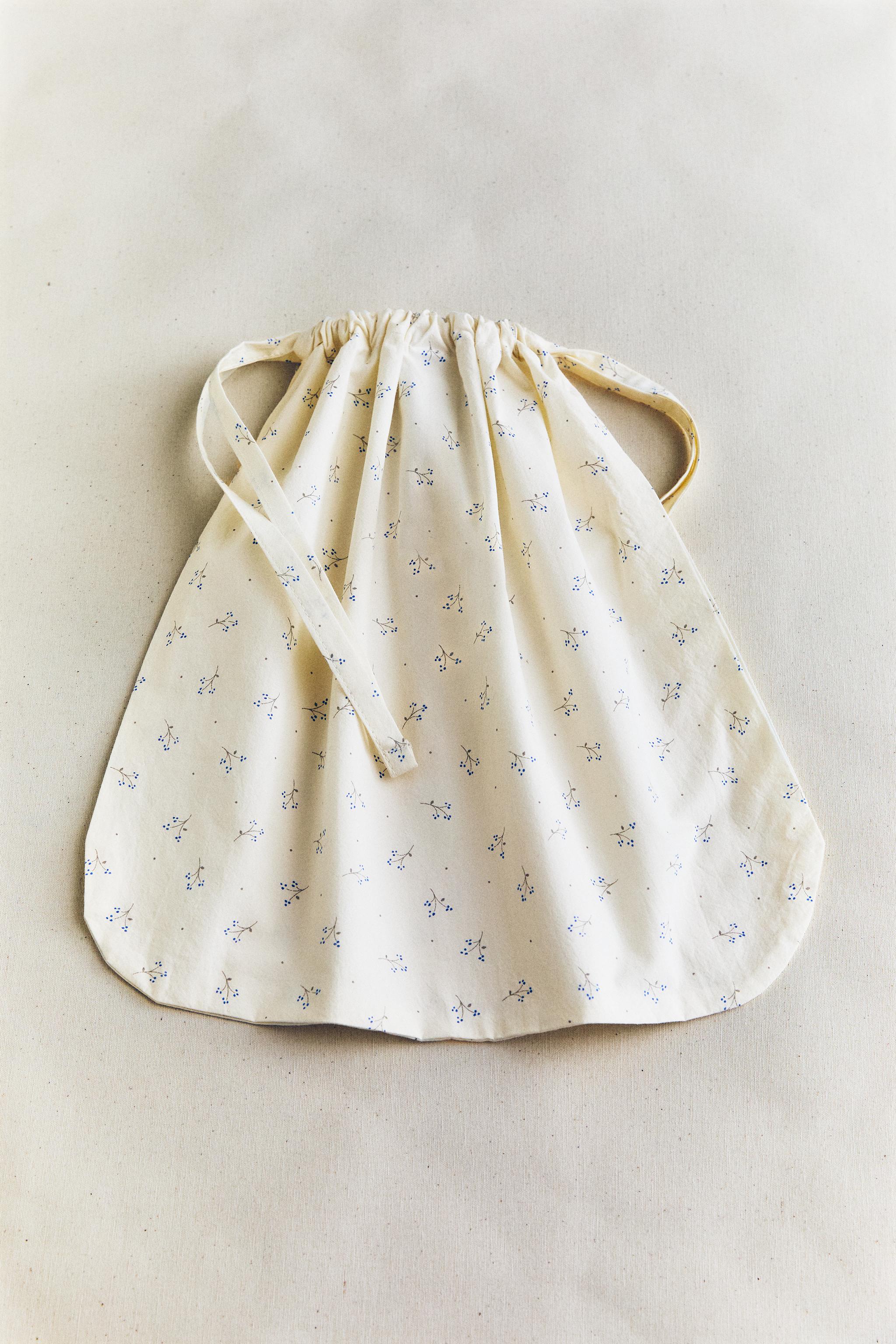 CHILDREN'S FLORAL LAUNDRY BAG