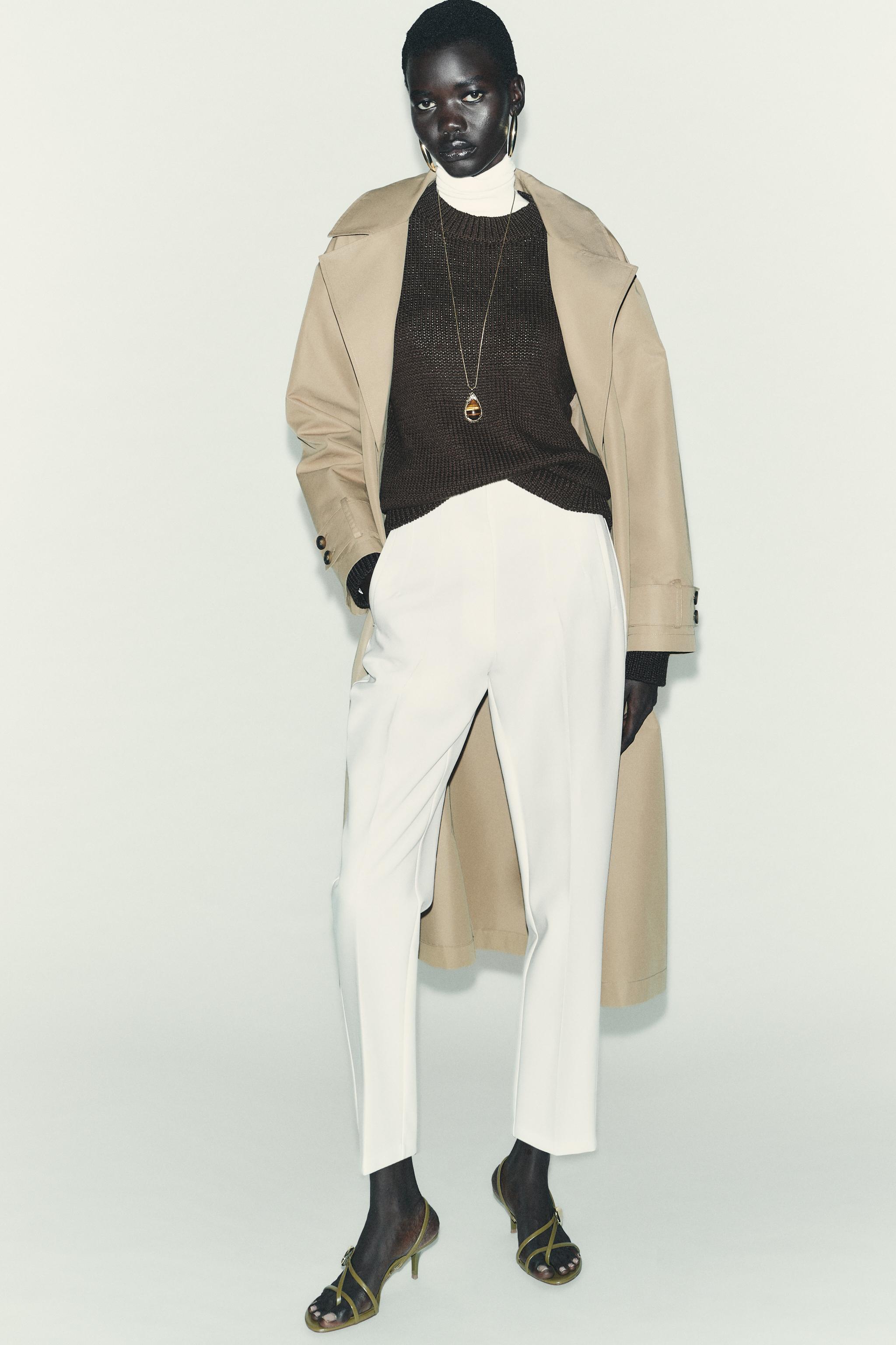 PANTS WITH A HIGH WAIST