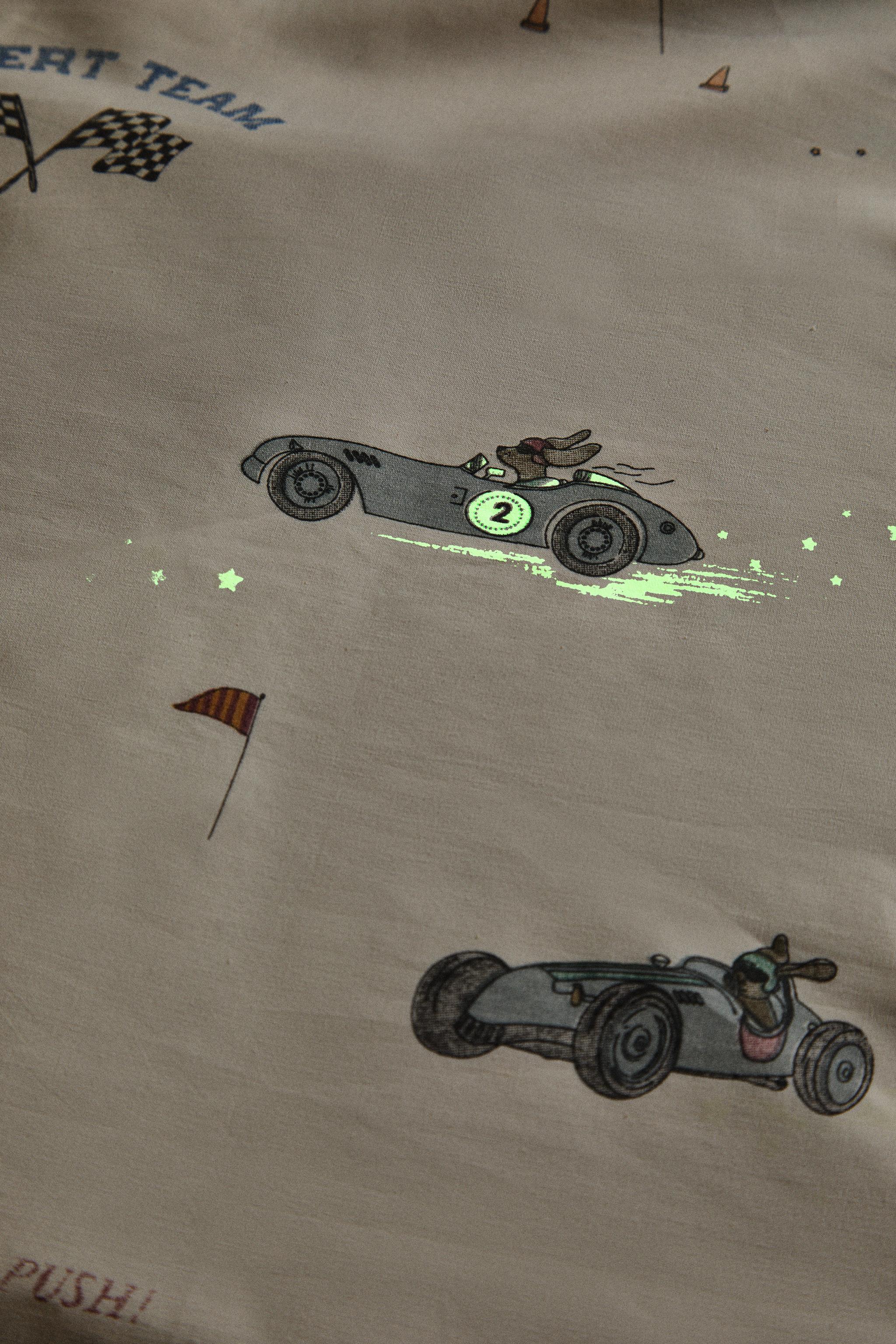 CHILDREN'S DUVET COVER WITH RACING DOG PRINT