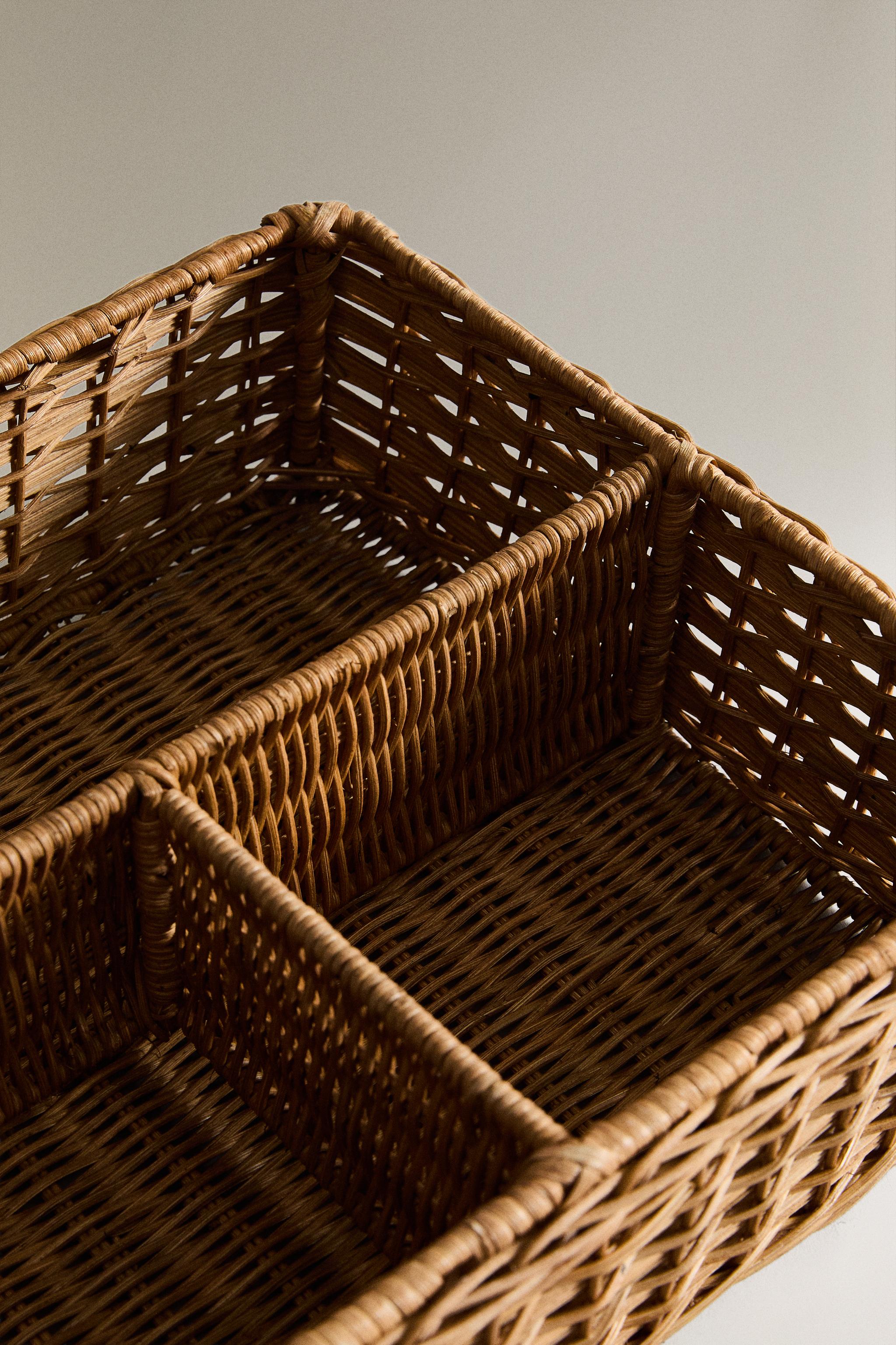 CHILDREN'S RATTAN ORGANIZER BASKET