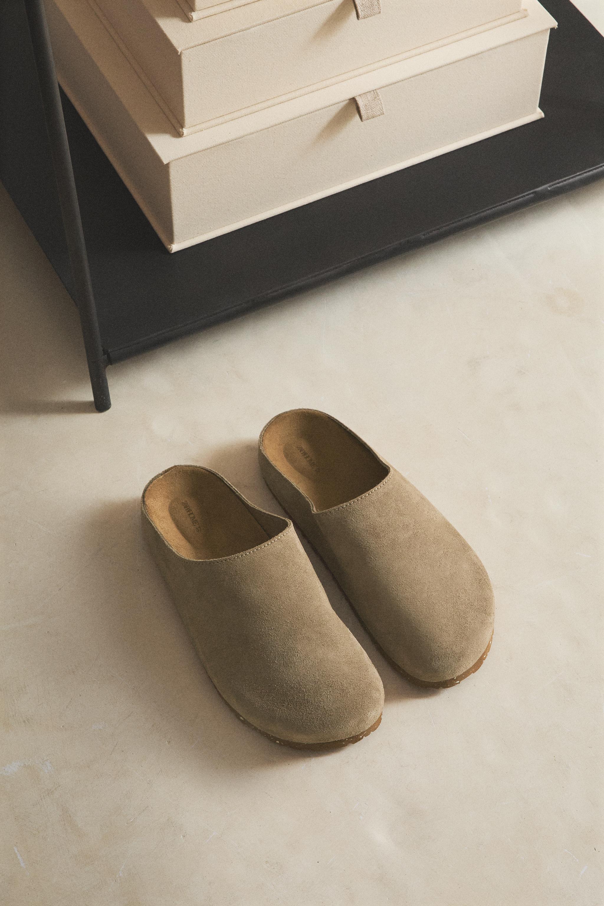 MINIMALIST LEATHER CLOGS