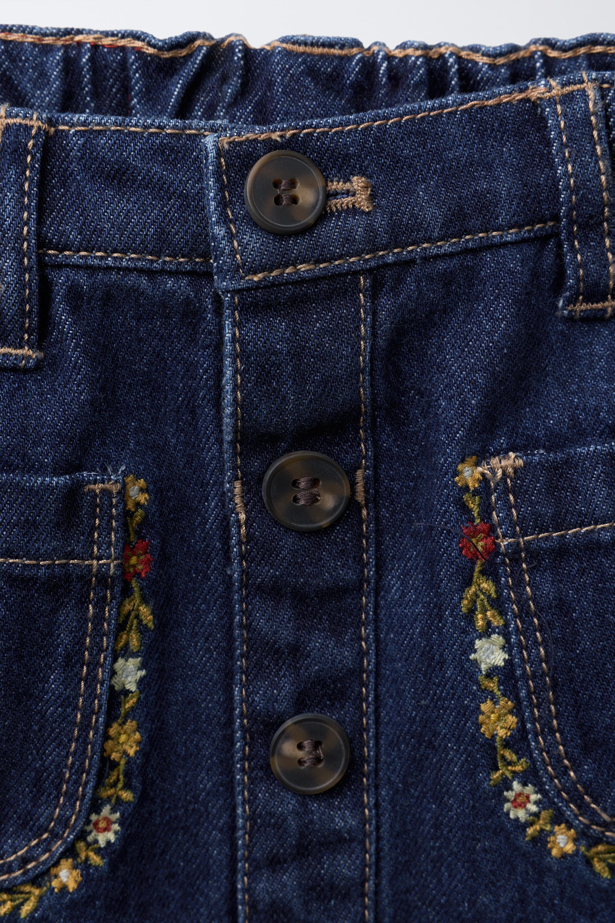 EMBROIDERED FLOWER DENIM SKIRT