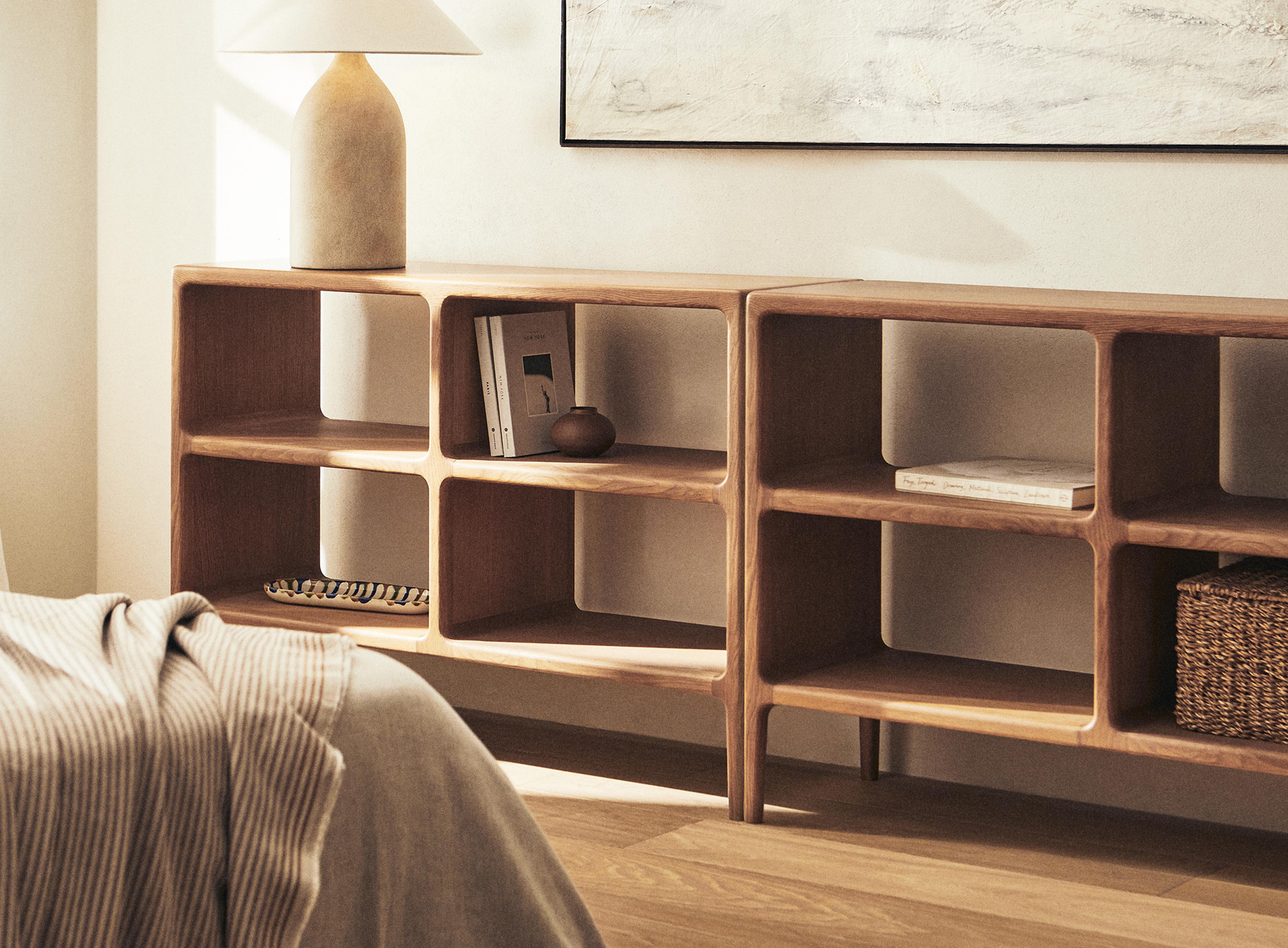 MEDIUM HONEY OAK SIDEBOARD