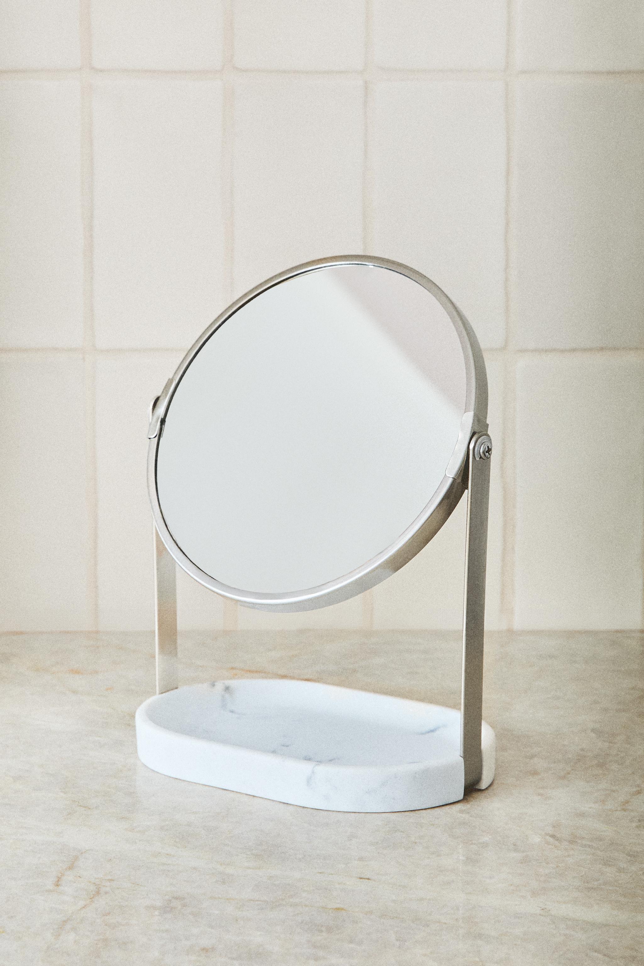 MARBLE-EFFECT MIRROR