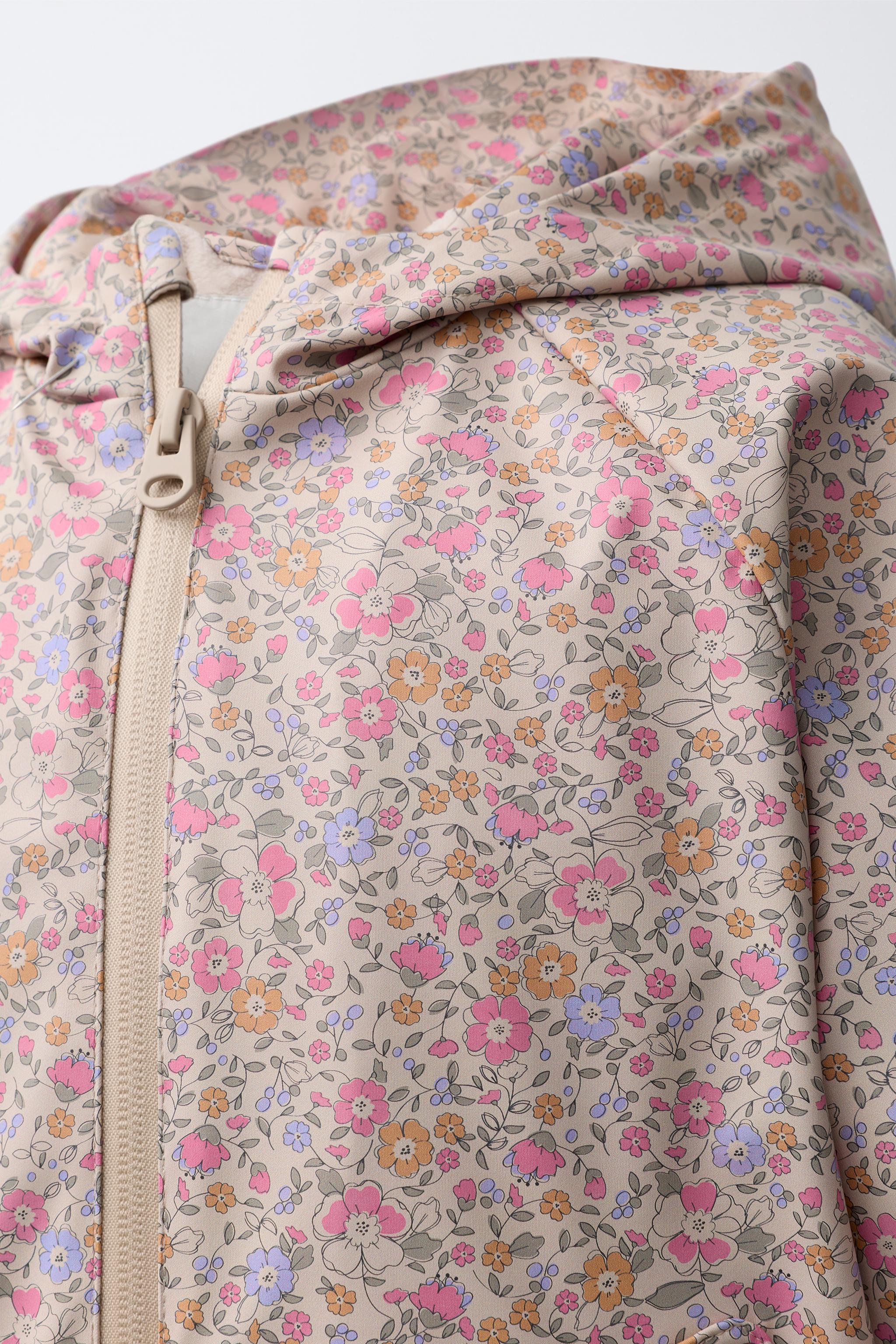 WATER RESISTANT PRINTED RUBBERIZED RAINCOAT