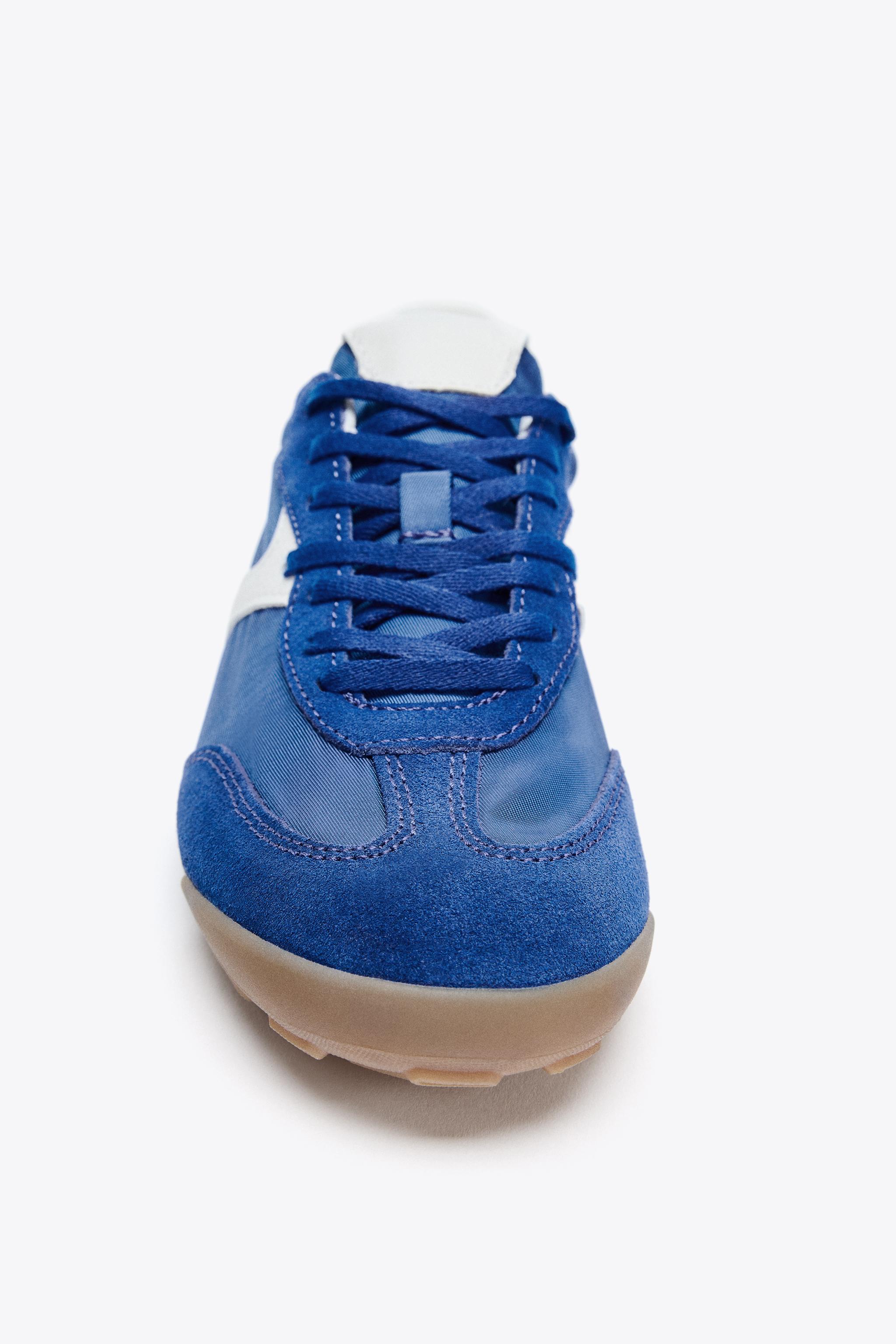 SOFT RUNNING SNEAKERS