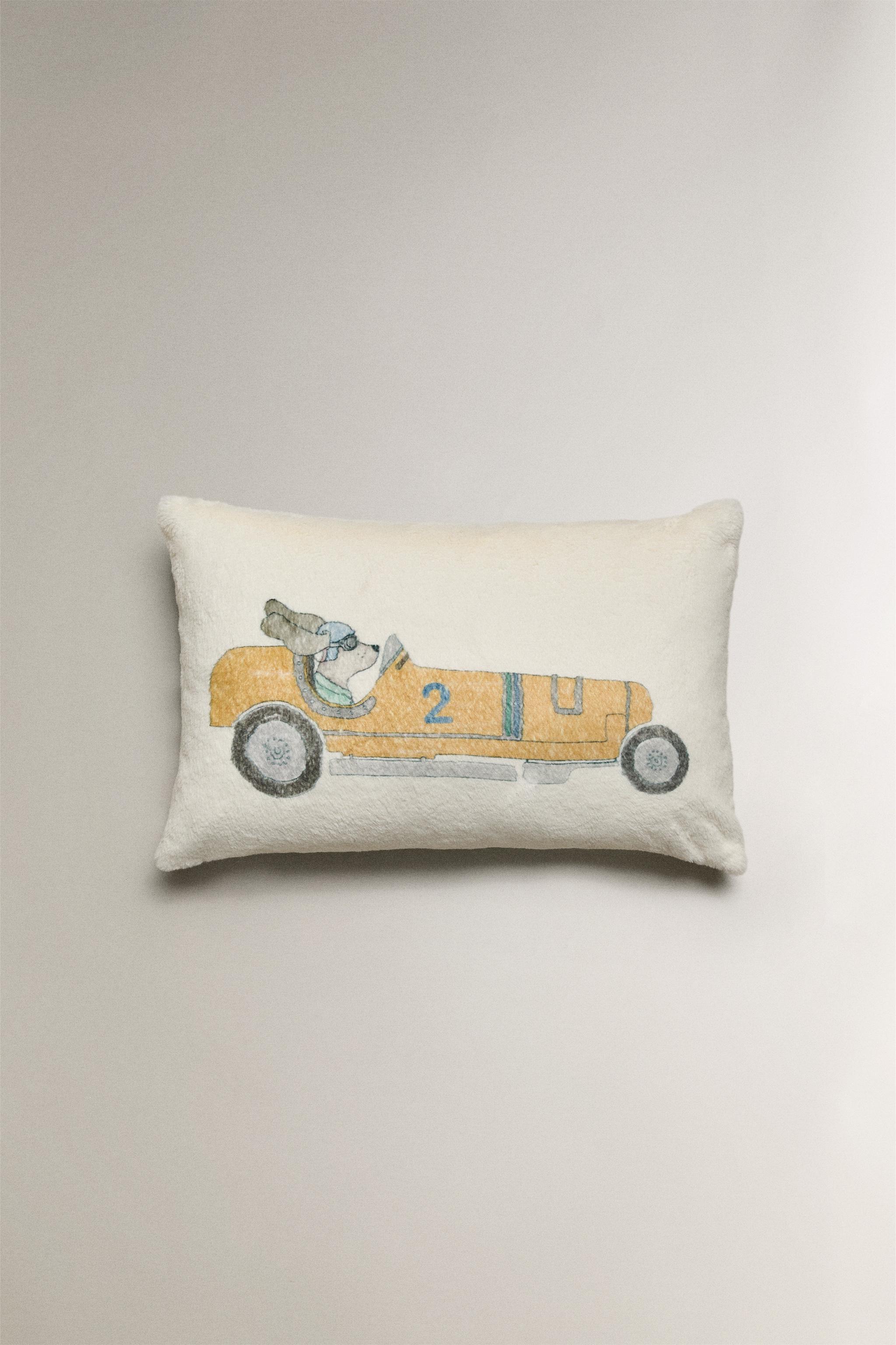 CHILDREN'S THROW PILLOW COVER WITH A RACING DOG