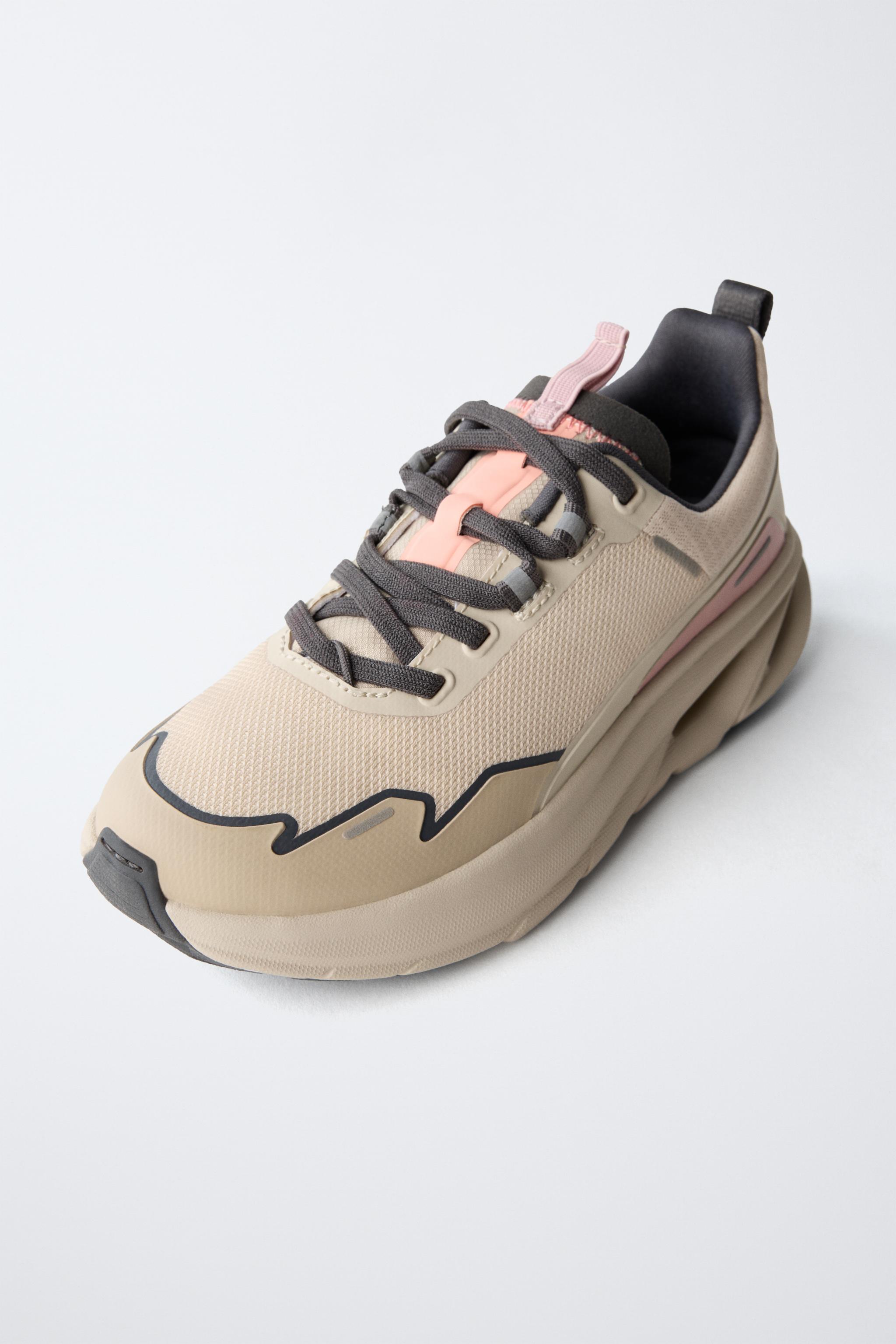 SNEAKERS WITH SOLE DETAIL