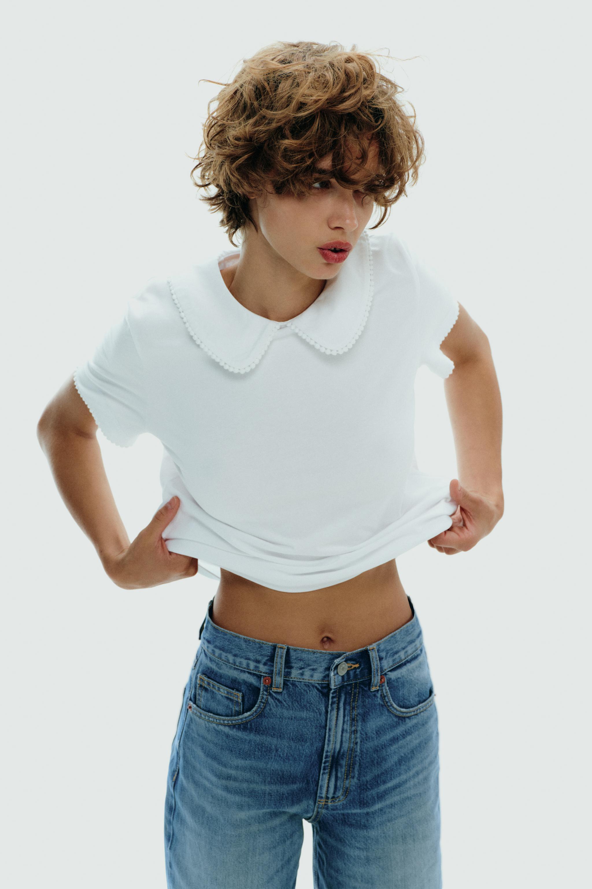 PETER PAN COLLAR T-SHIRT