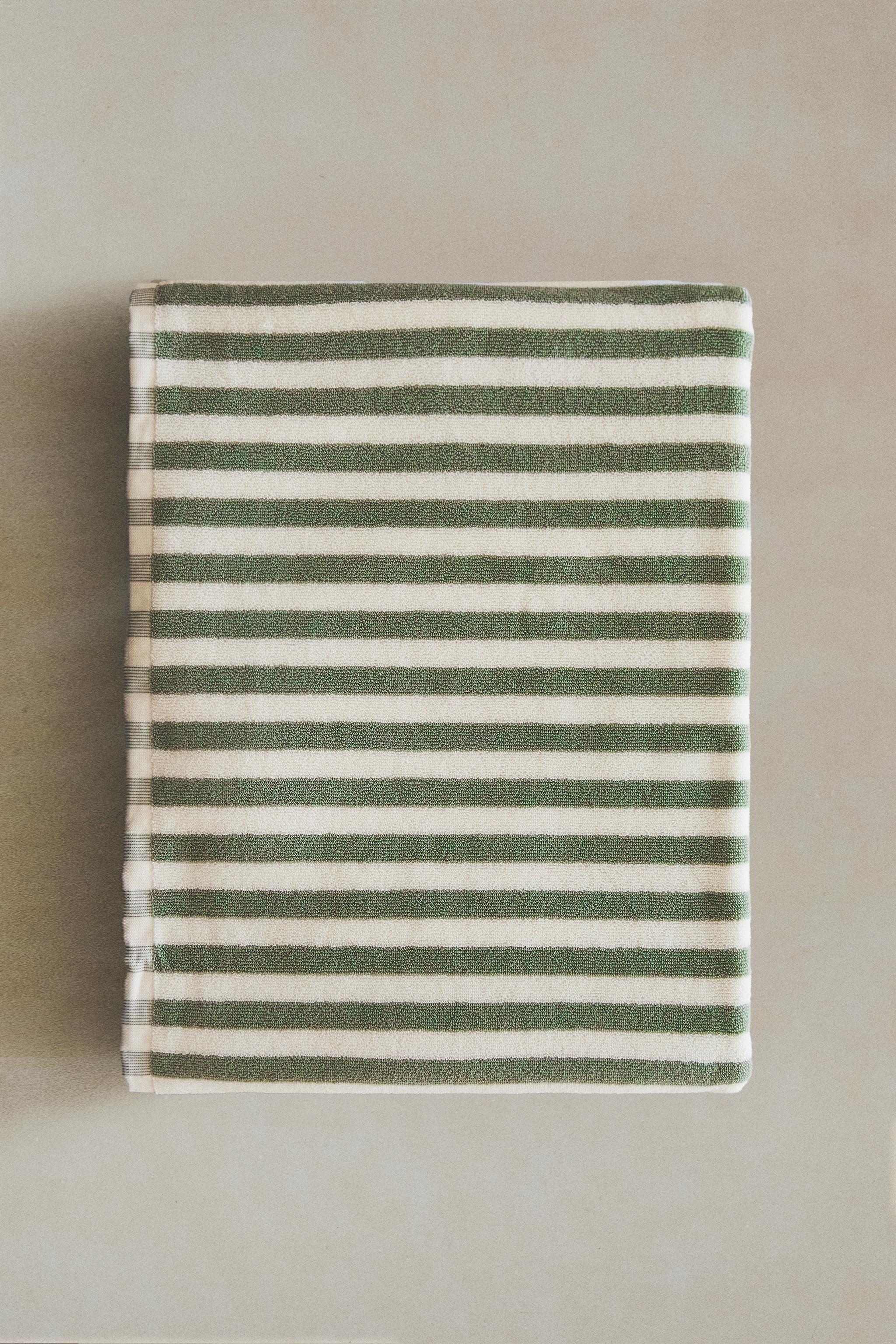 COLORED STRIPE BATH TOWEL