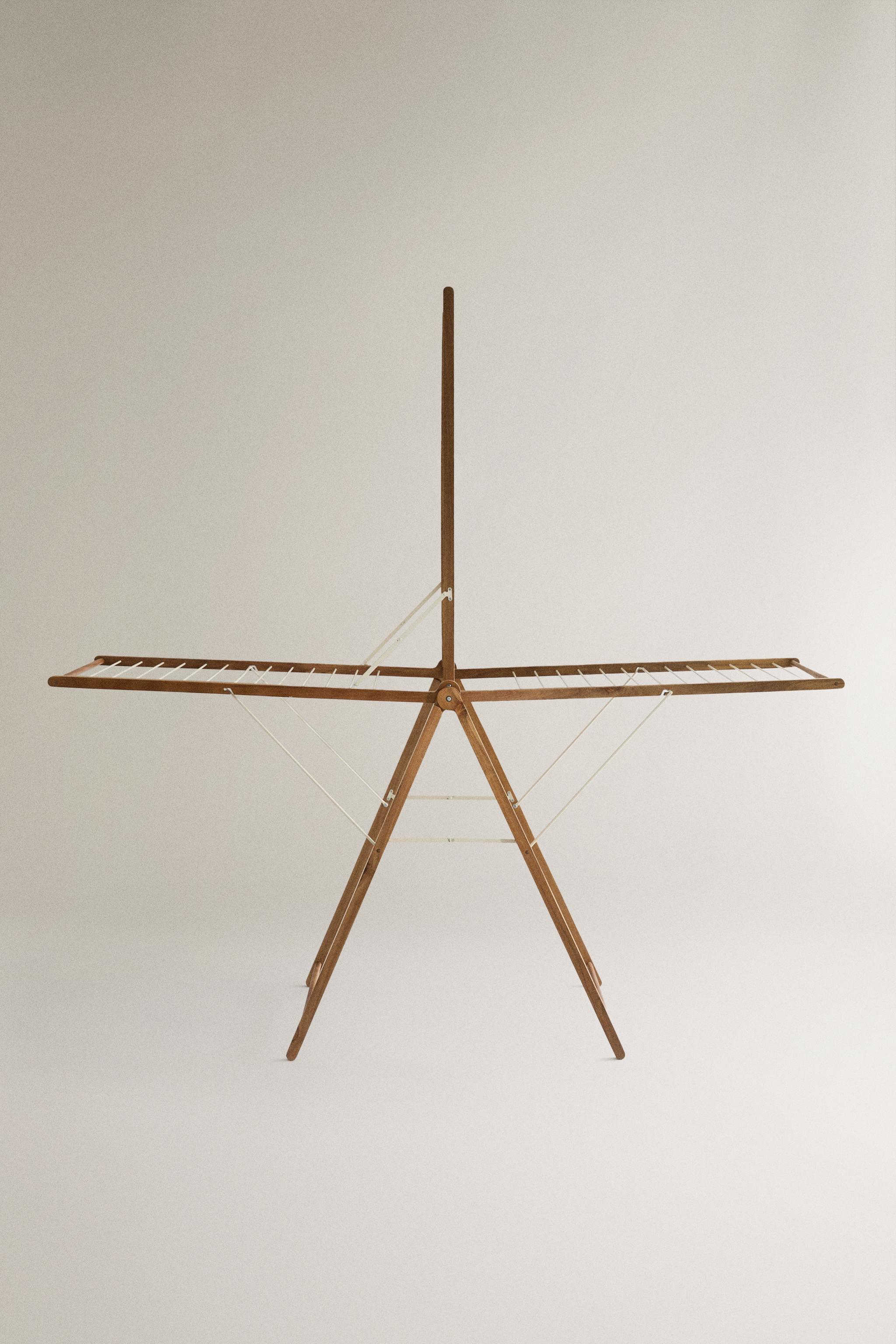 VERTICAL METAL AND WOODEN CLOTHES HORSE
