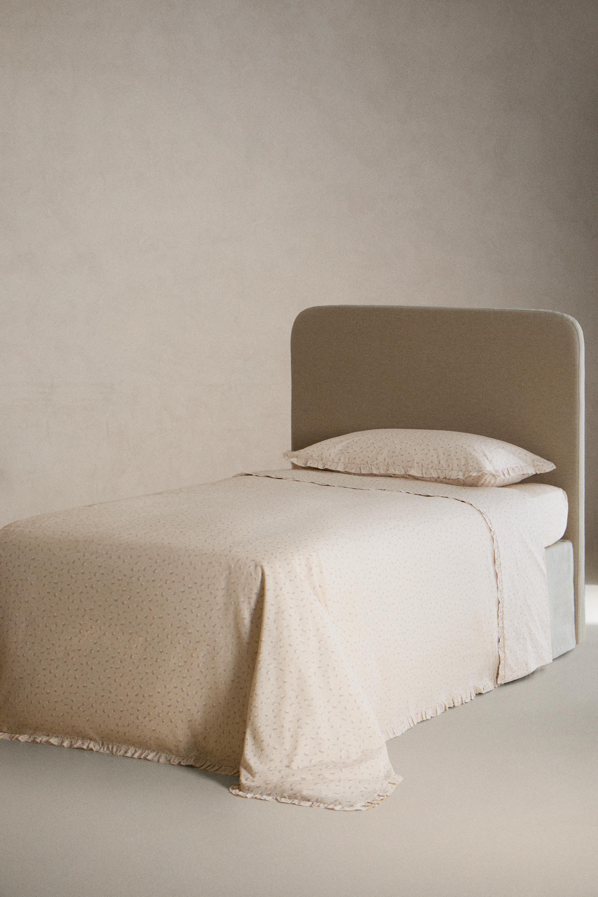 CHILDREN'S RUFFLED DUVET COVER WITH FLOWERS